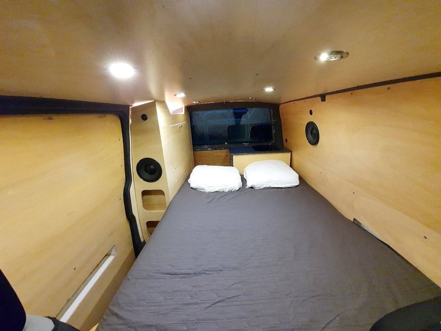 Volkswagen T5 2 l 140 ch