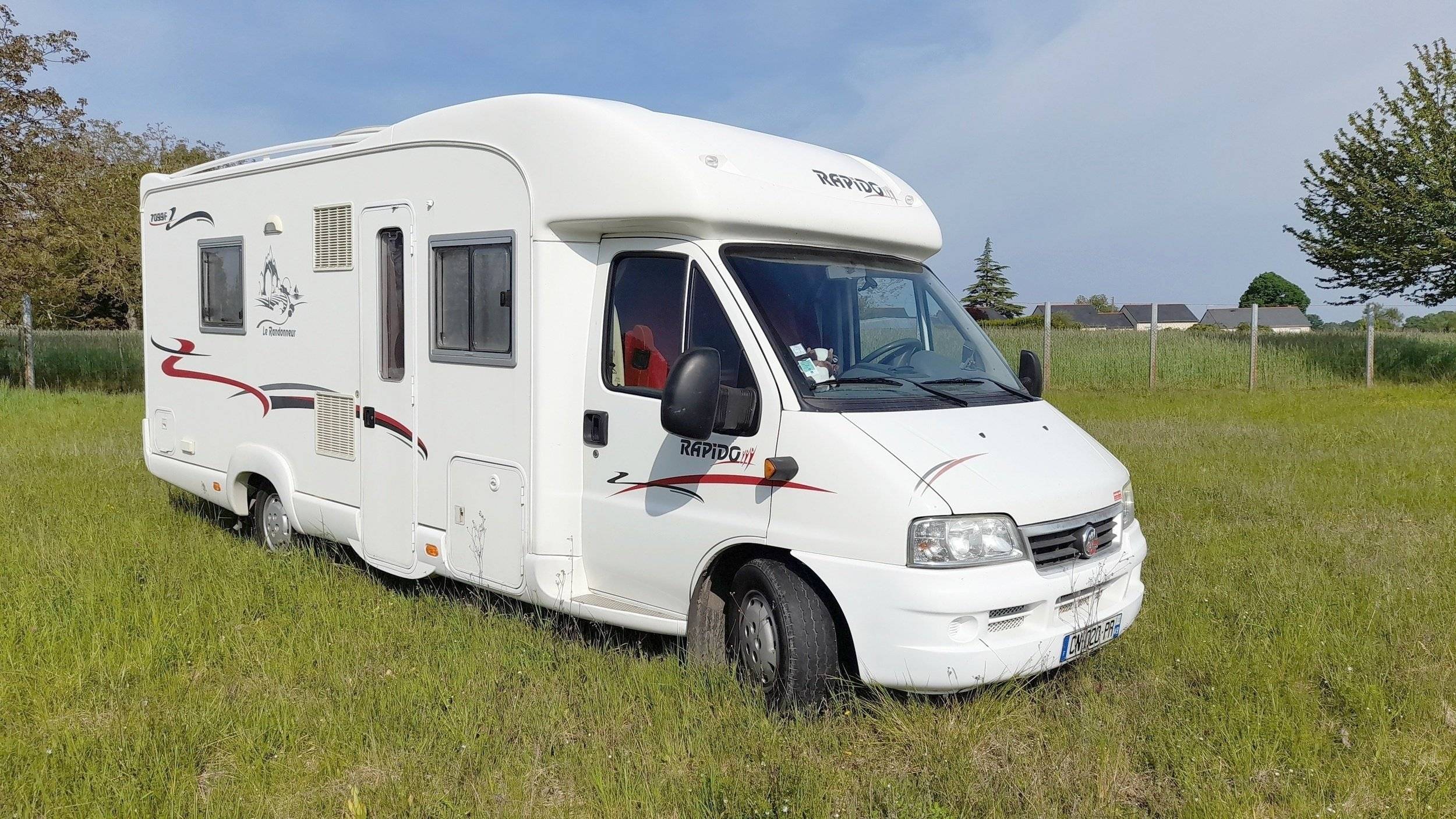 Front view from 3/4 Fiat FIAT DUCATO - Yescapa