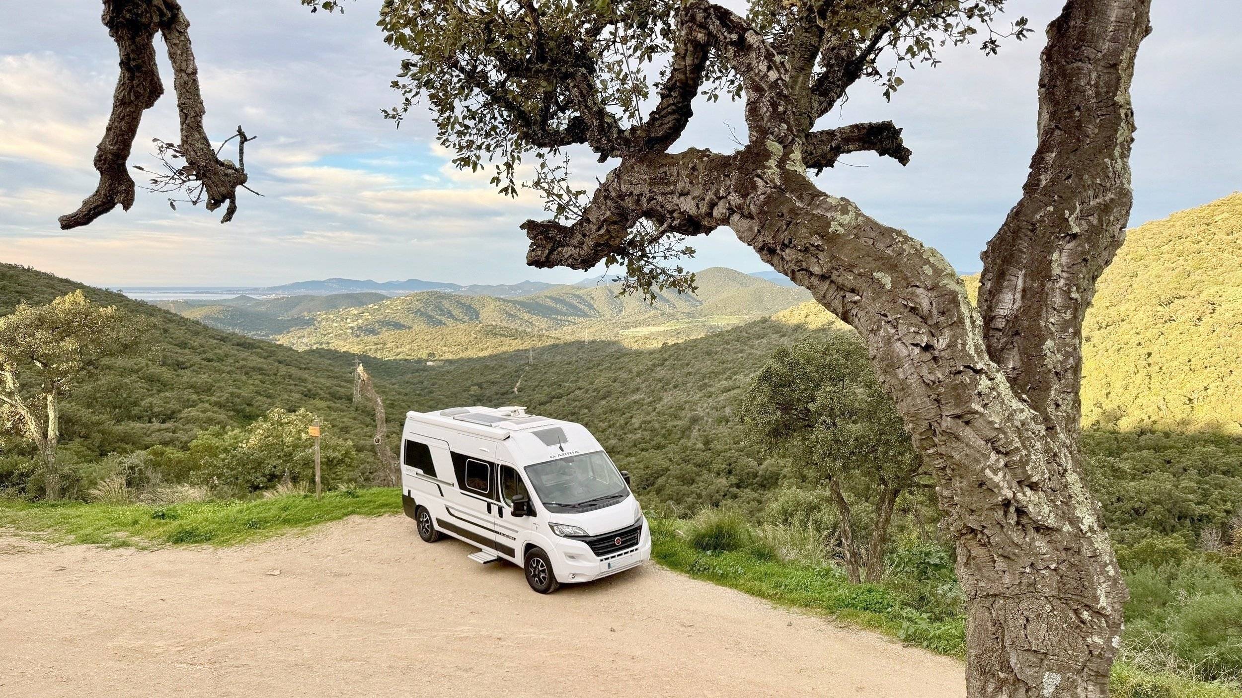 Adria Adria Twin PLUS 600 SPB Family