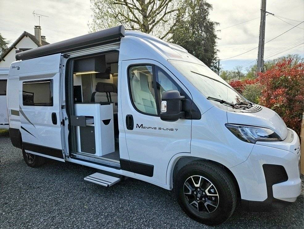 Front view from 3/4 Fiat 2,3l 140ch - Yescapa