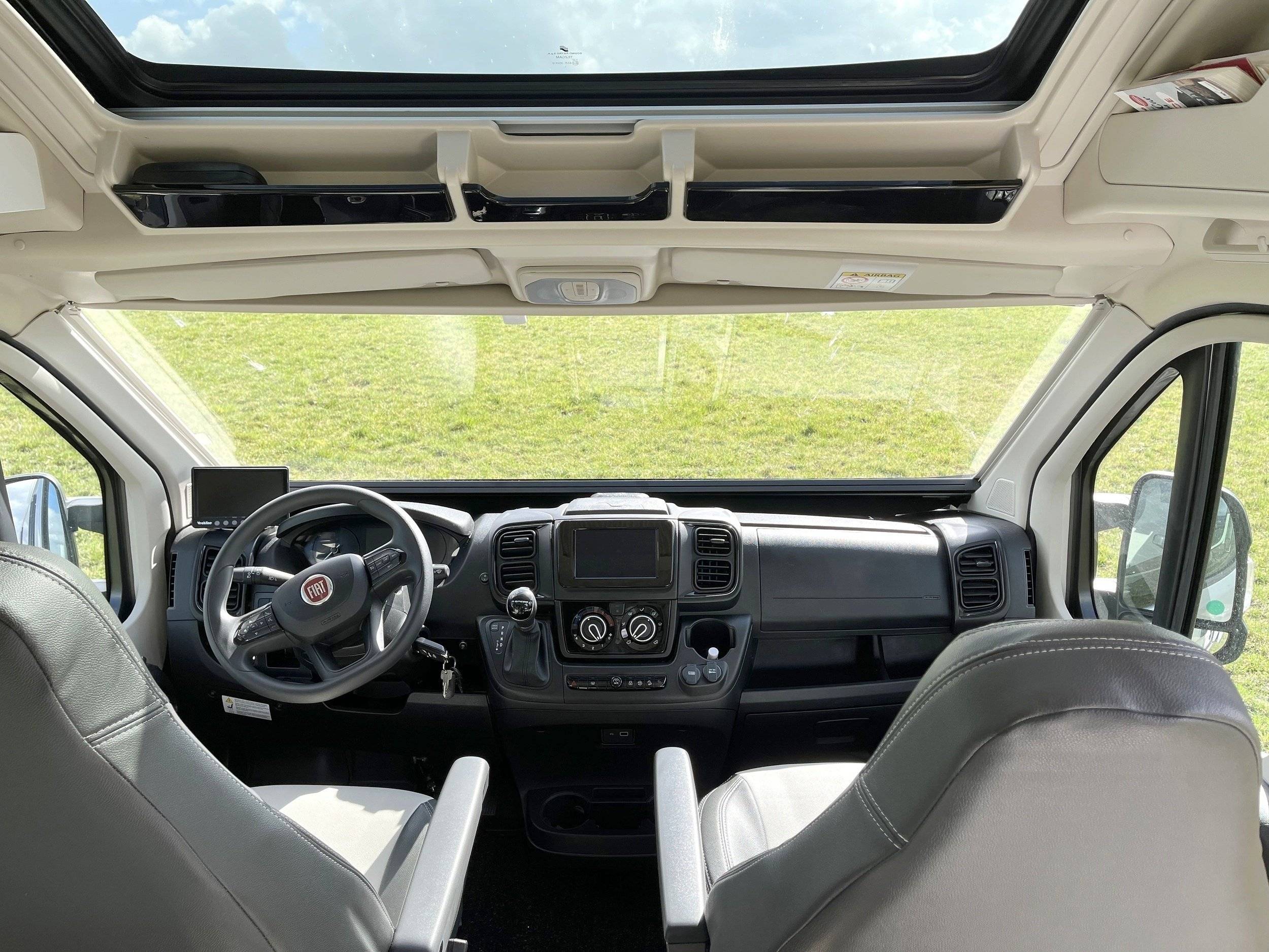 Benimar Benivan B144