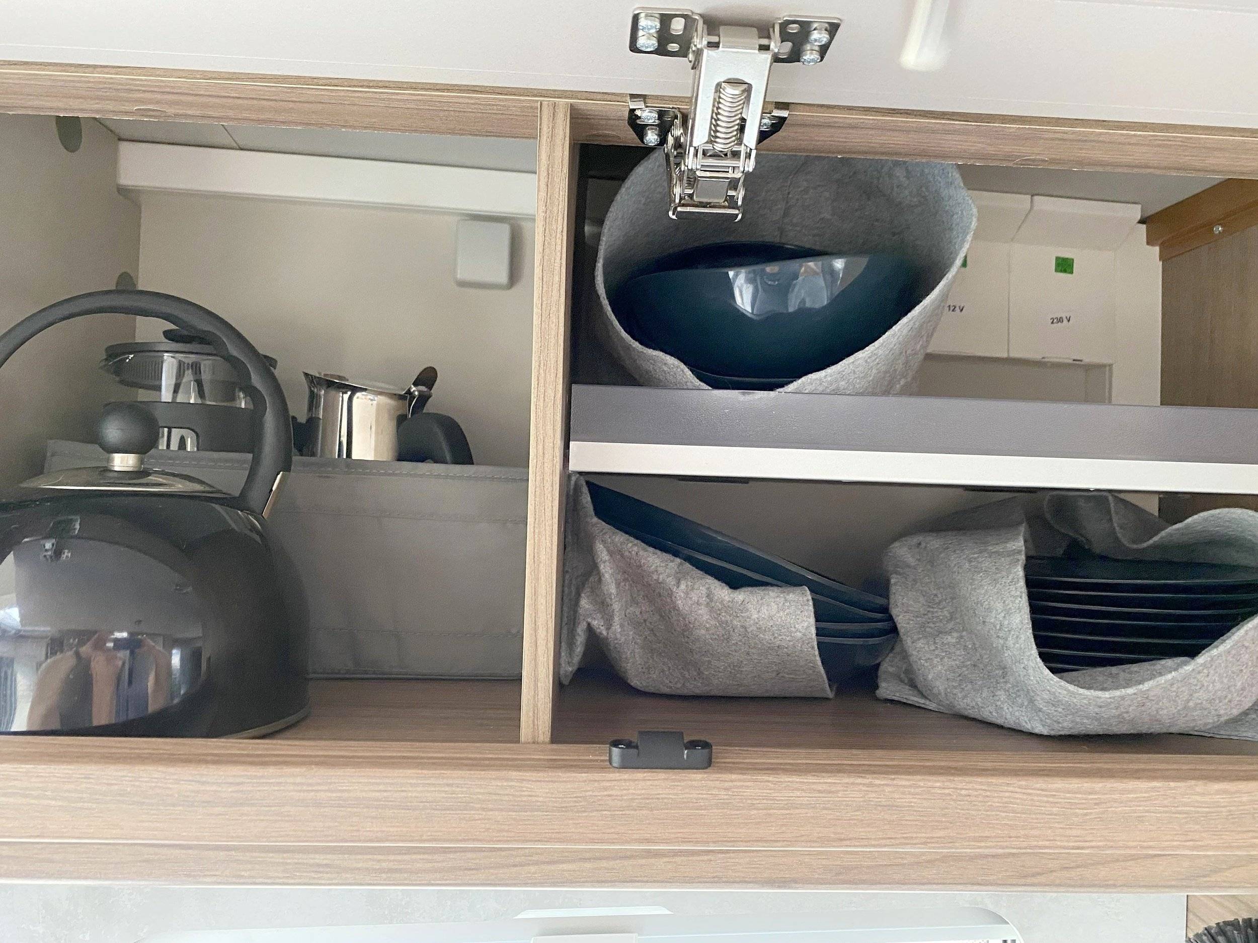 Teilintegriertes Wohnmobil