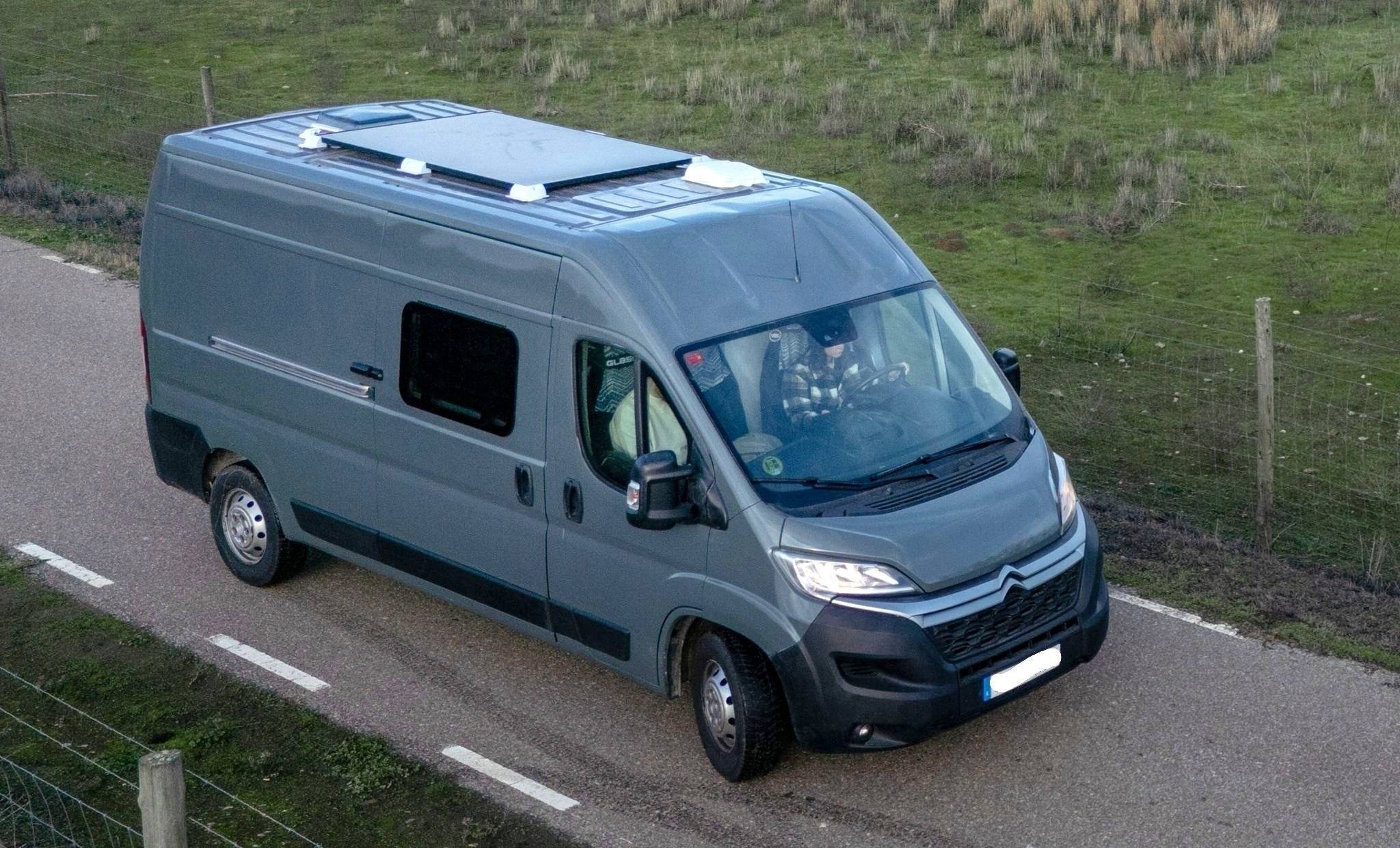 Vista de 3/4 Citroën Jumper - Yescapa