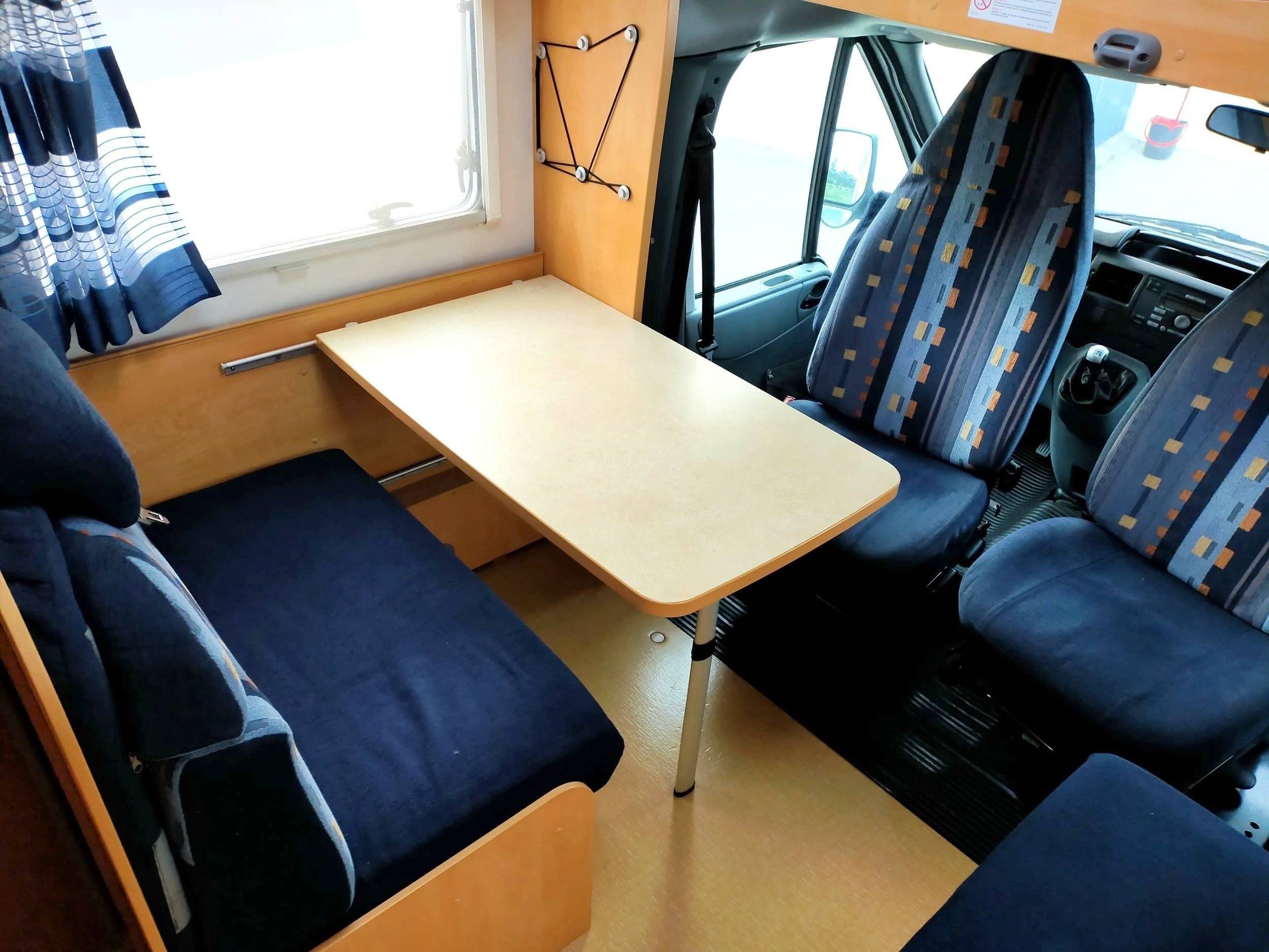 Sunlight Transit 2,4 l TDCi 140 ch.