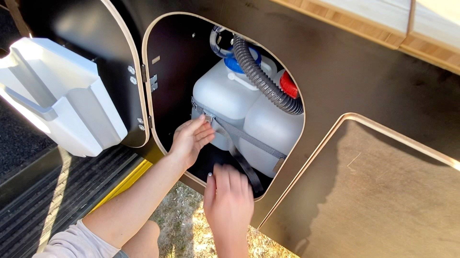 BarefootVans Volkswagen Transporter T5