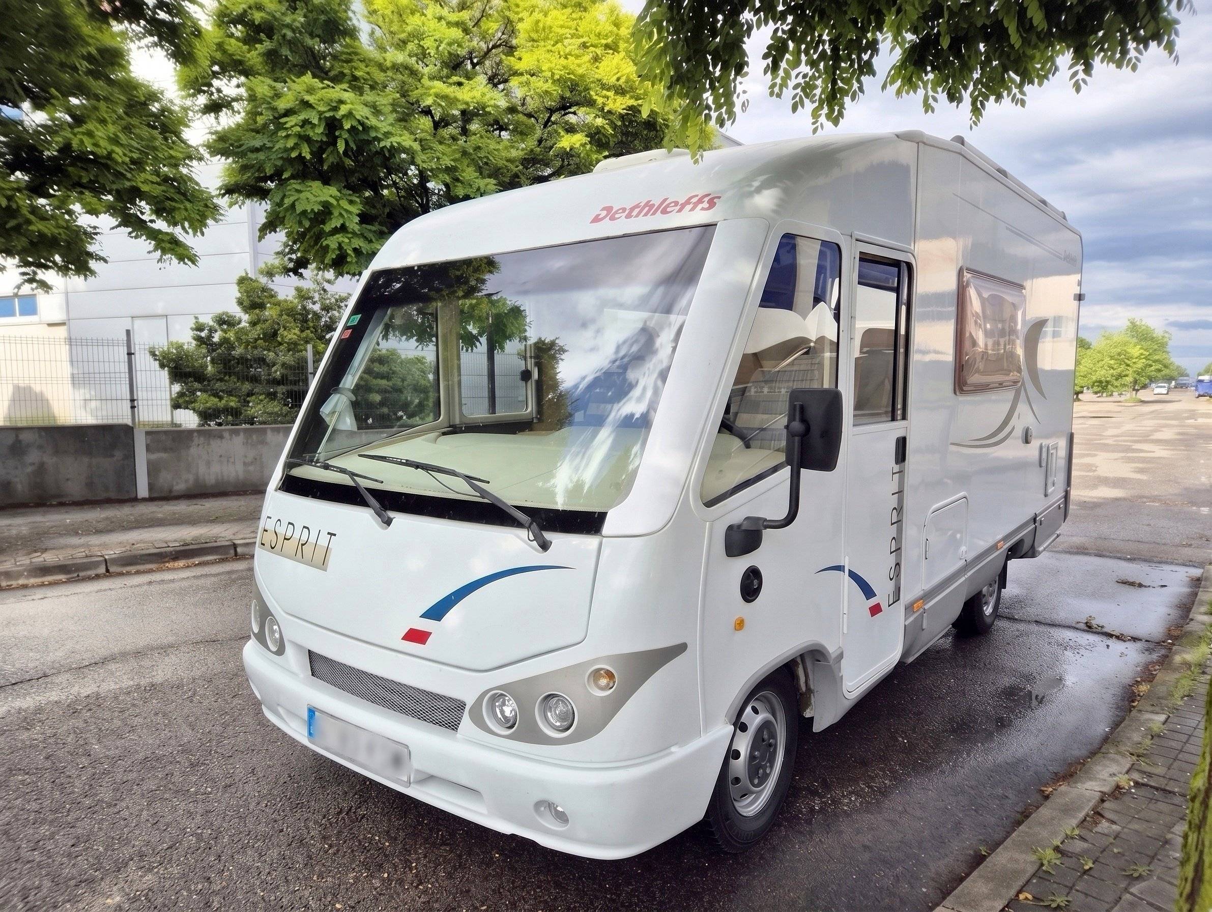 Vista del vehículo ángulo delantero Fiat 2.8JTD - Yescapa