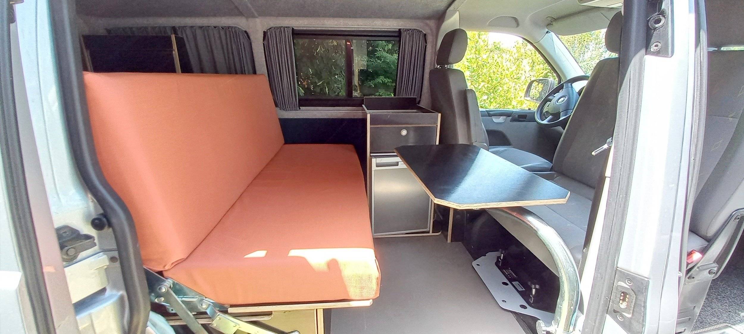 Dinette Volkswagen 2,5l TDI 130 ch - Yescapa