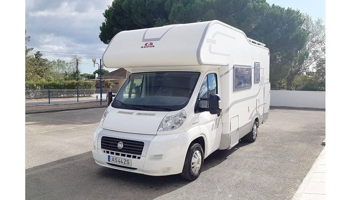 Front view from 3/4 Fiat Fiat ducato - Yescapa