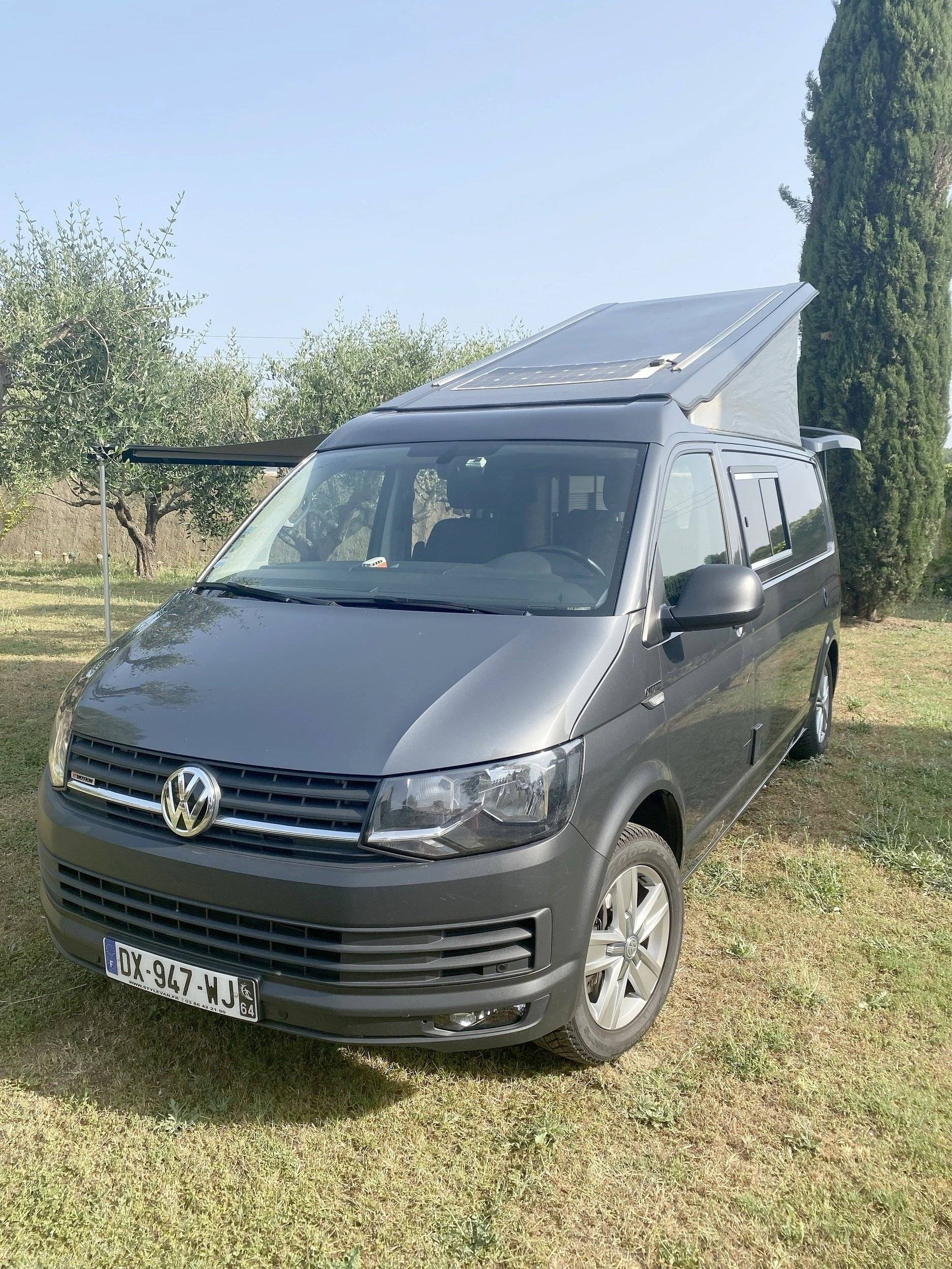 Loisirs 12 Connect Van