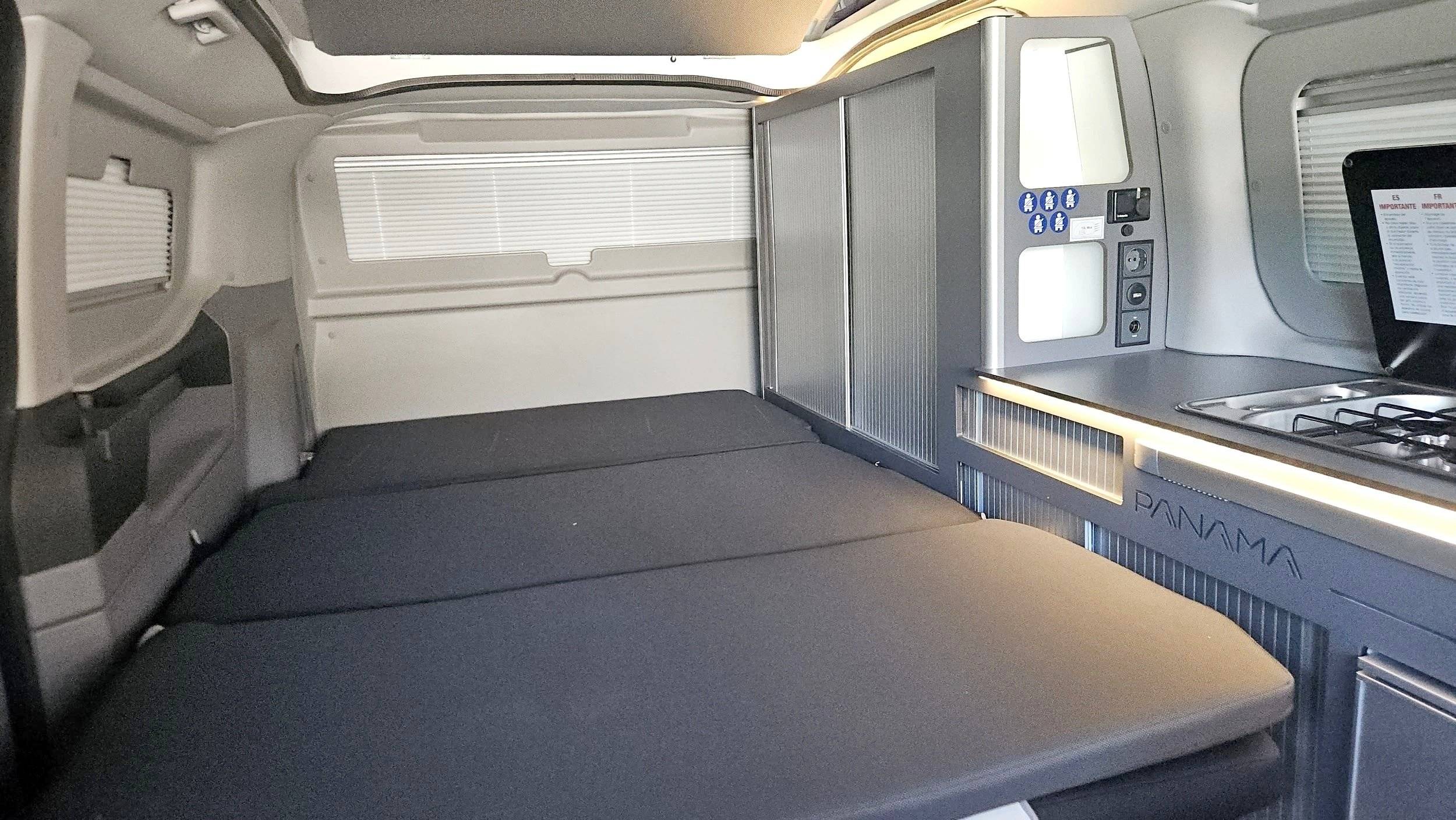 Slaapplaatsen Ford TOURNEO PANAMA PEAK 10+ - Yescapa