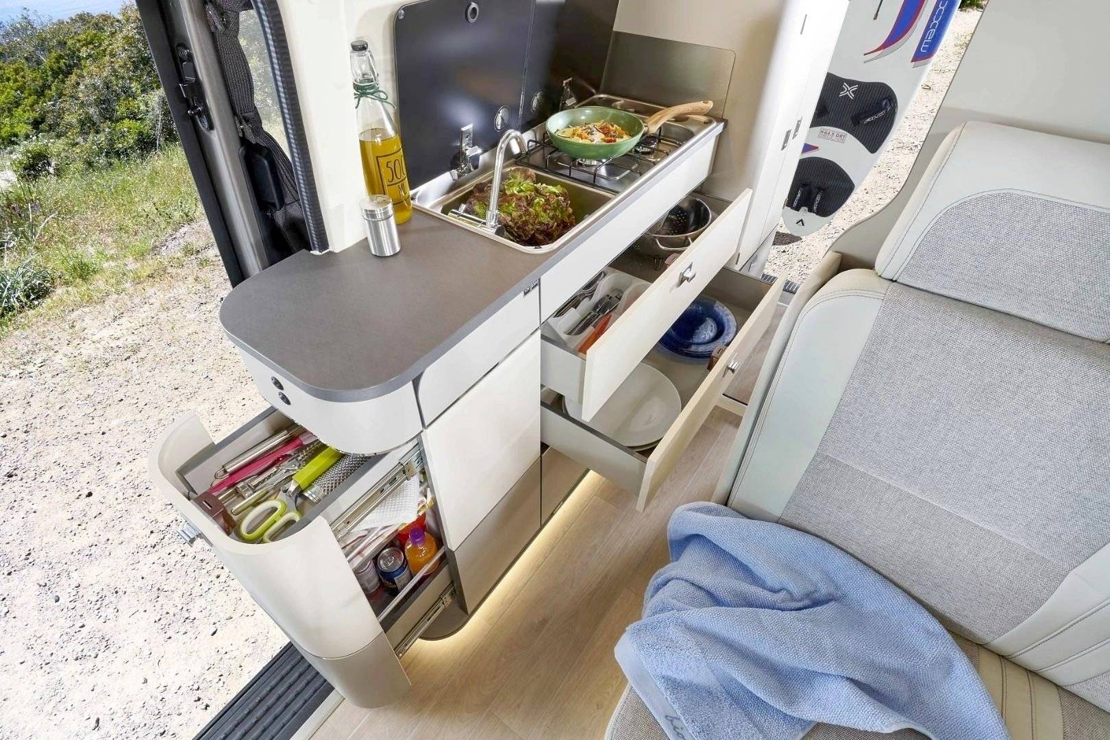 Dining Area Volkswagen T6.1 150 CH DSG 7 - Yescapa