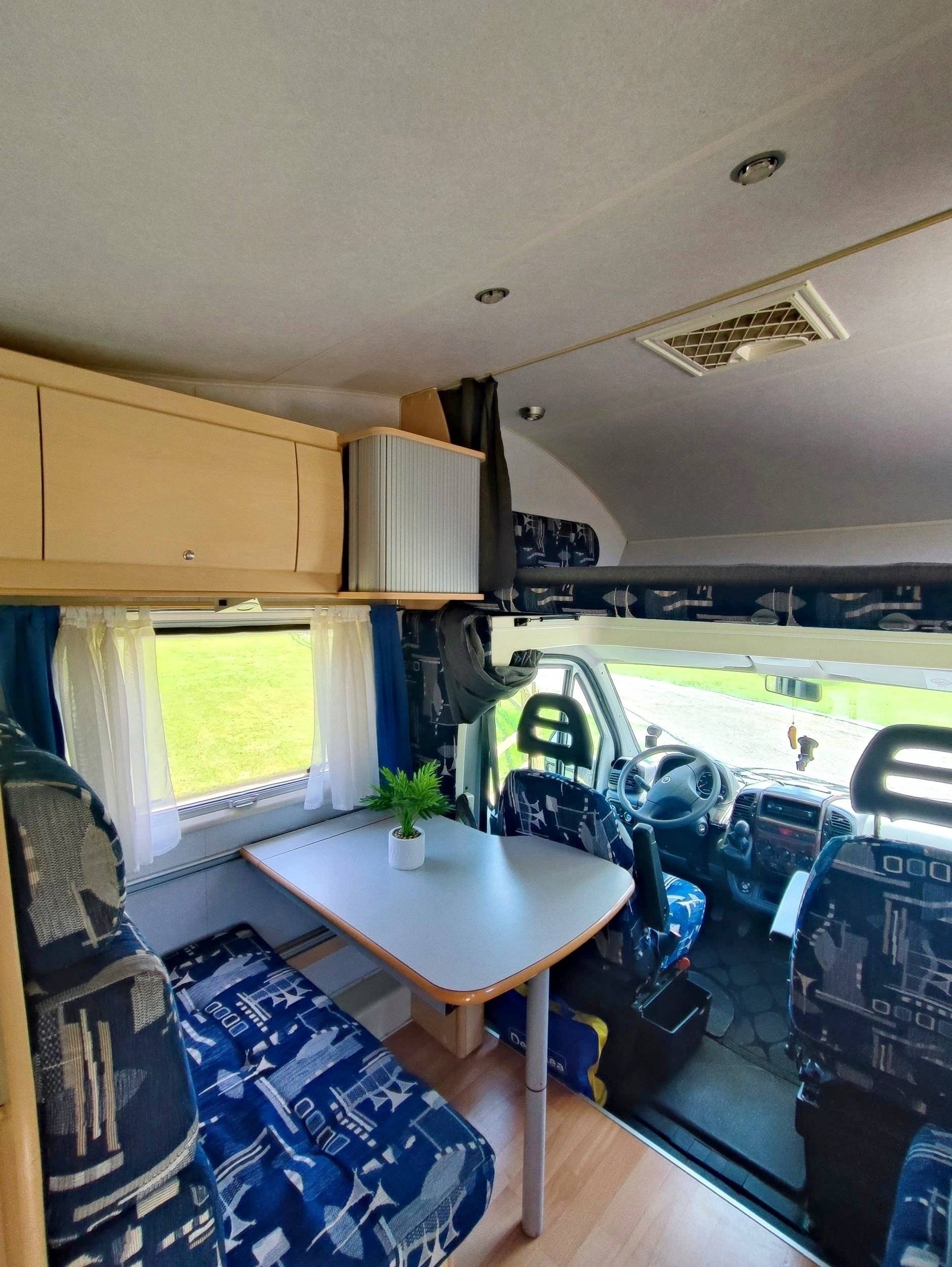 Coin repas Fiat Ducato 2,3 l JTD 130 ch. - Yescapa