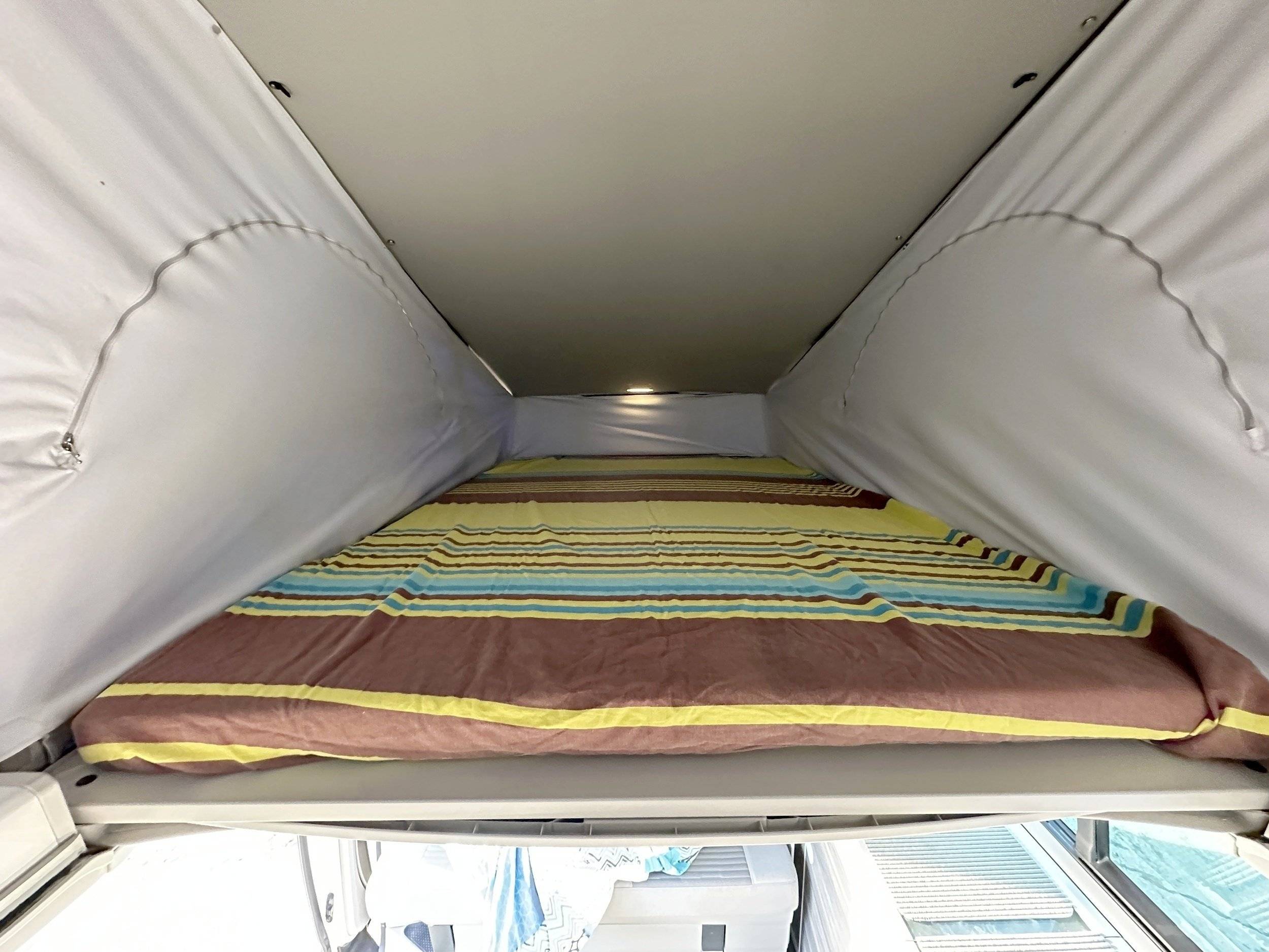 Schlafplätze Volkswagen VOLKSWAGEN CALIFORNIA - Yescapa