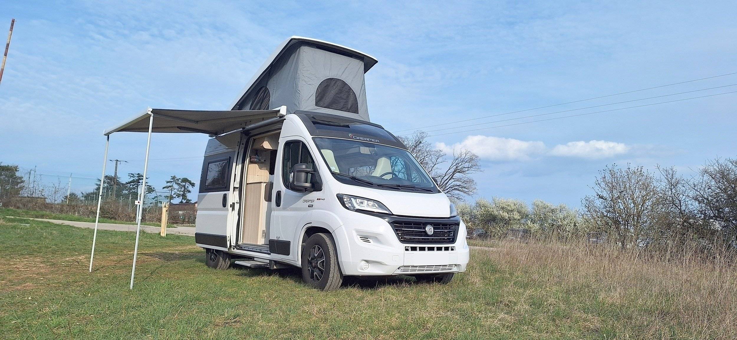 Vue avant de 3/4 Fiat Ducato 2,3 130 ch - Yescapa