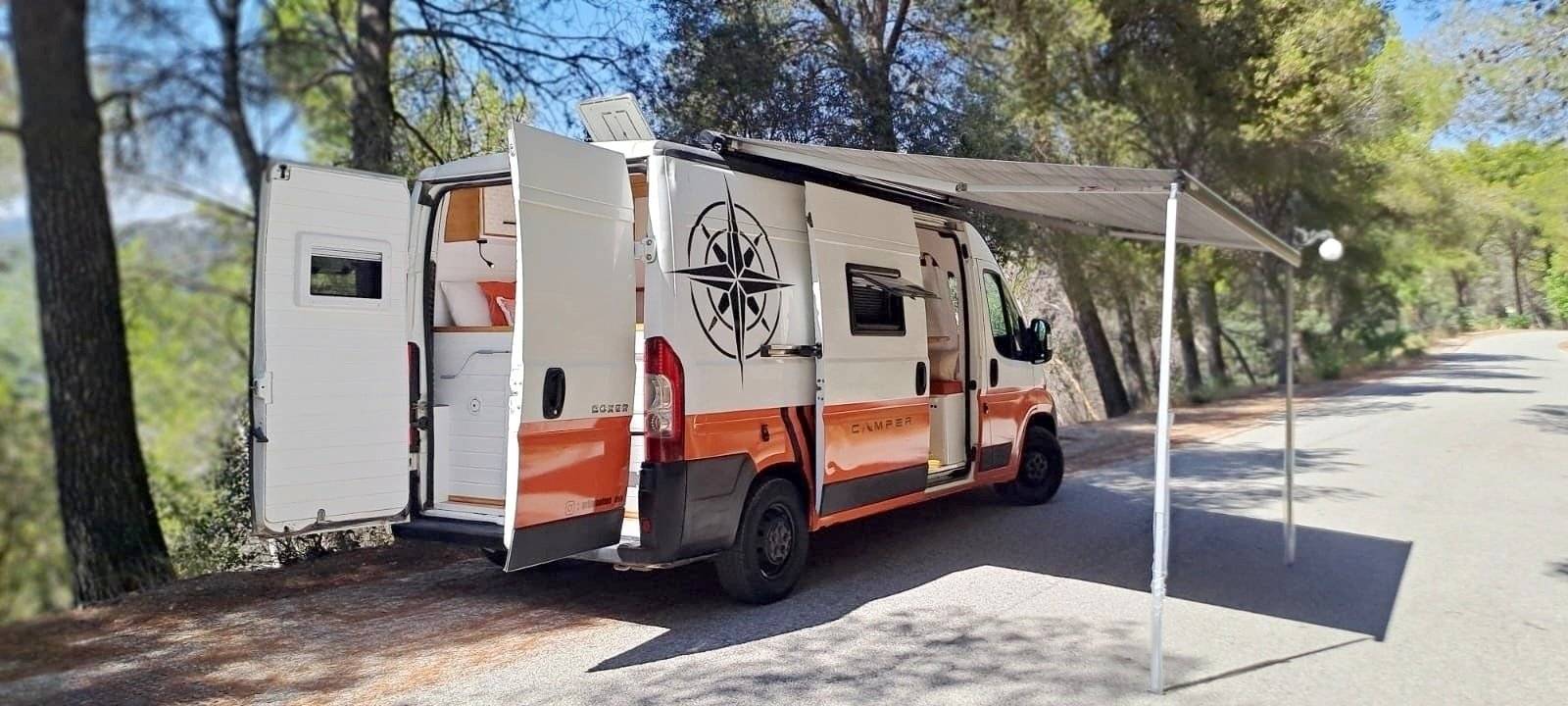 Vista del vehículo ángulo delantero Peugeot Boxer - Yescapa