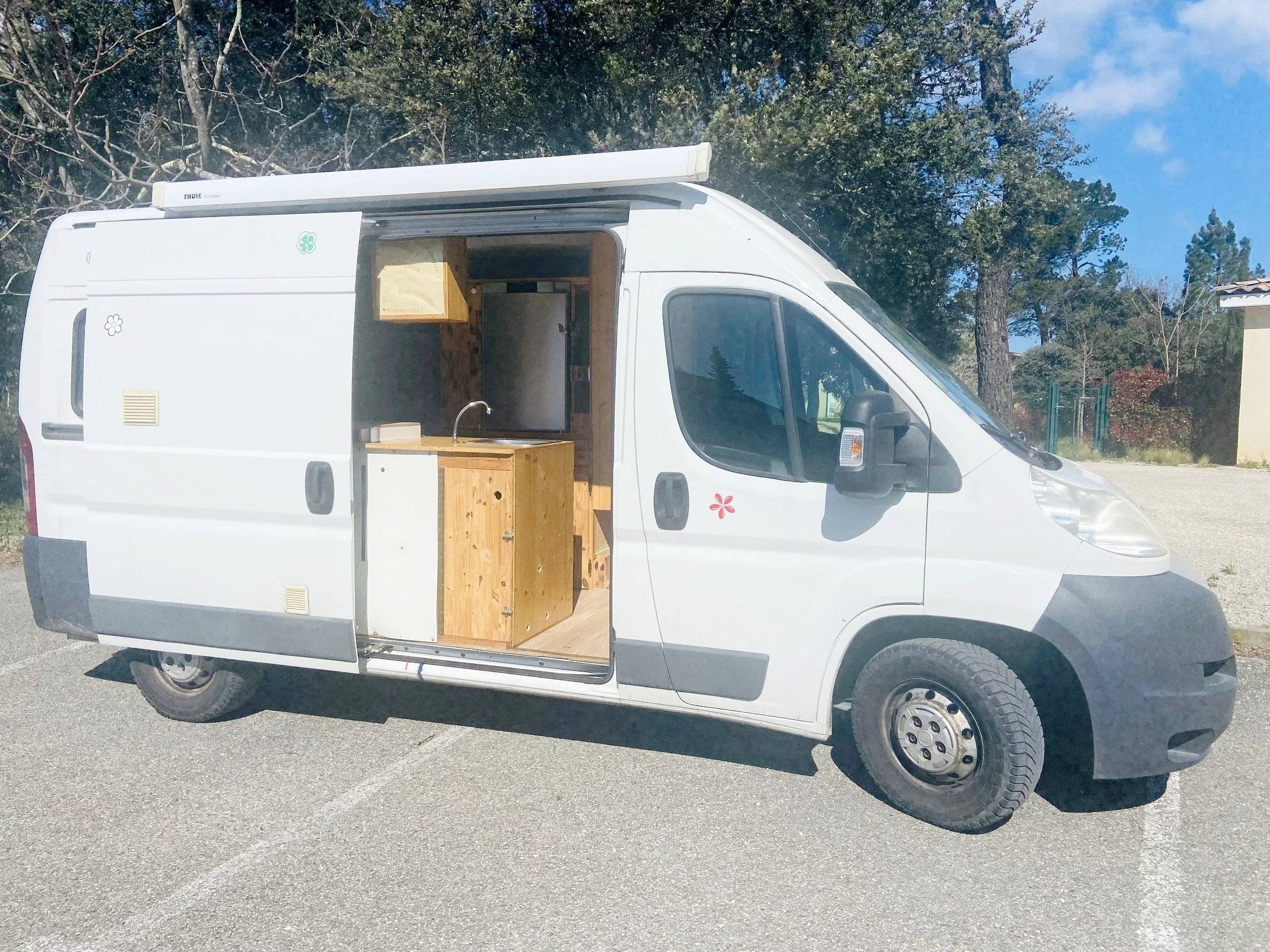 Voorkant 3/4 Fiat DUCATO 250 - Yescapa
