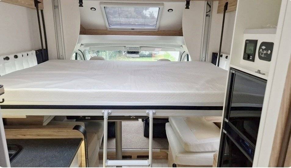 Bavaria T746