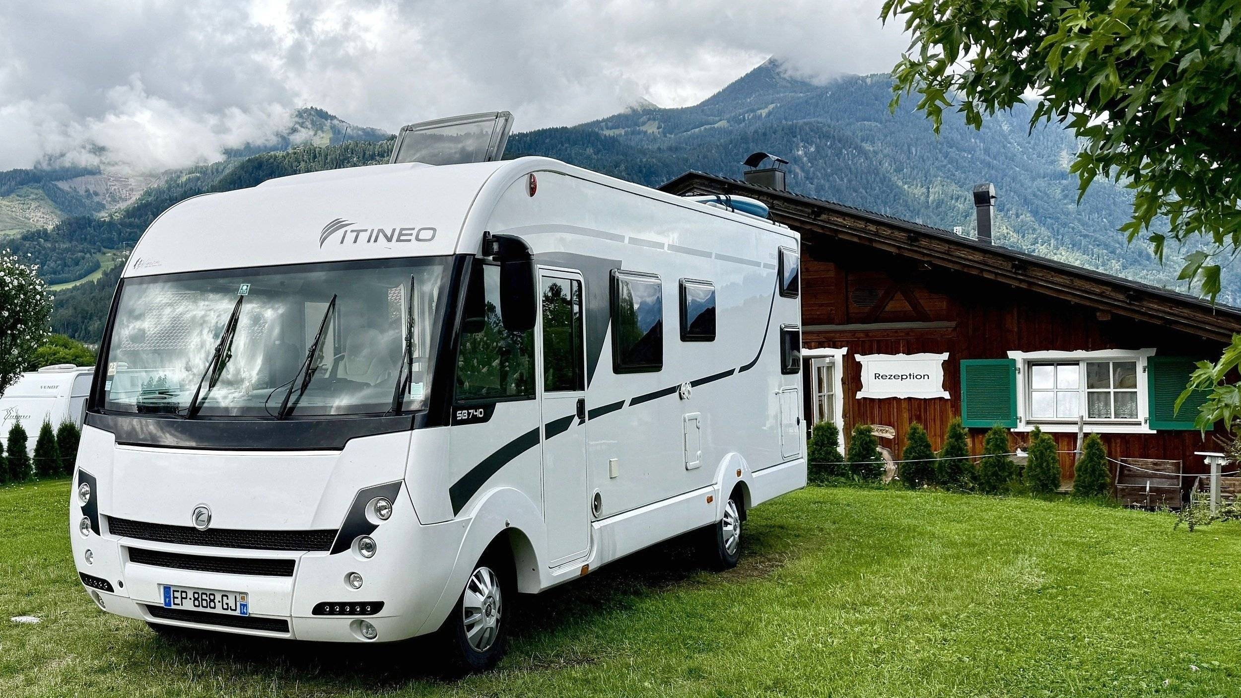 Vue avant de 3/4 Fiat Ducato 2,2 l JTD 130 ch. - Yescapa