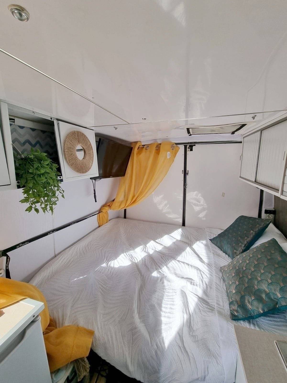 Schlafplätze Ford transit 2,4 - Yescapa