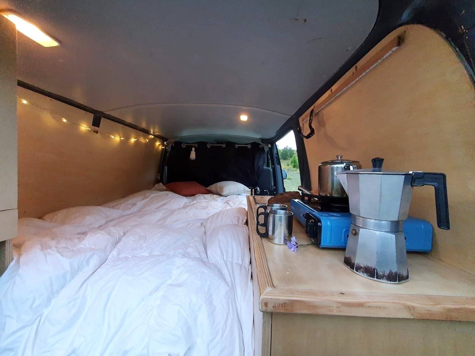 Berth Volkswagen T5 2,5 l 102 ch - Yescapa