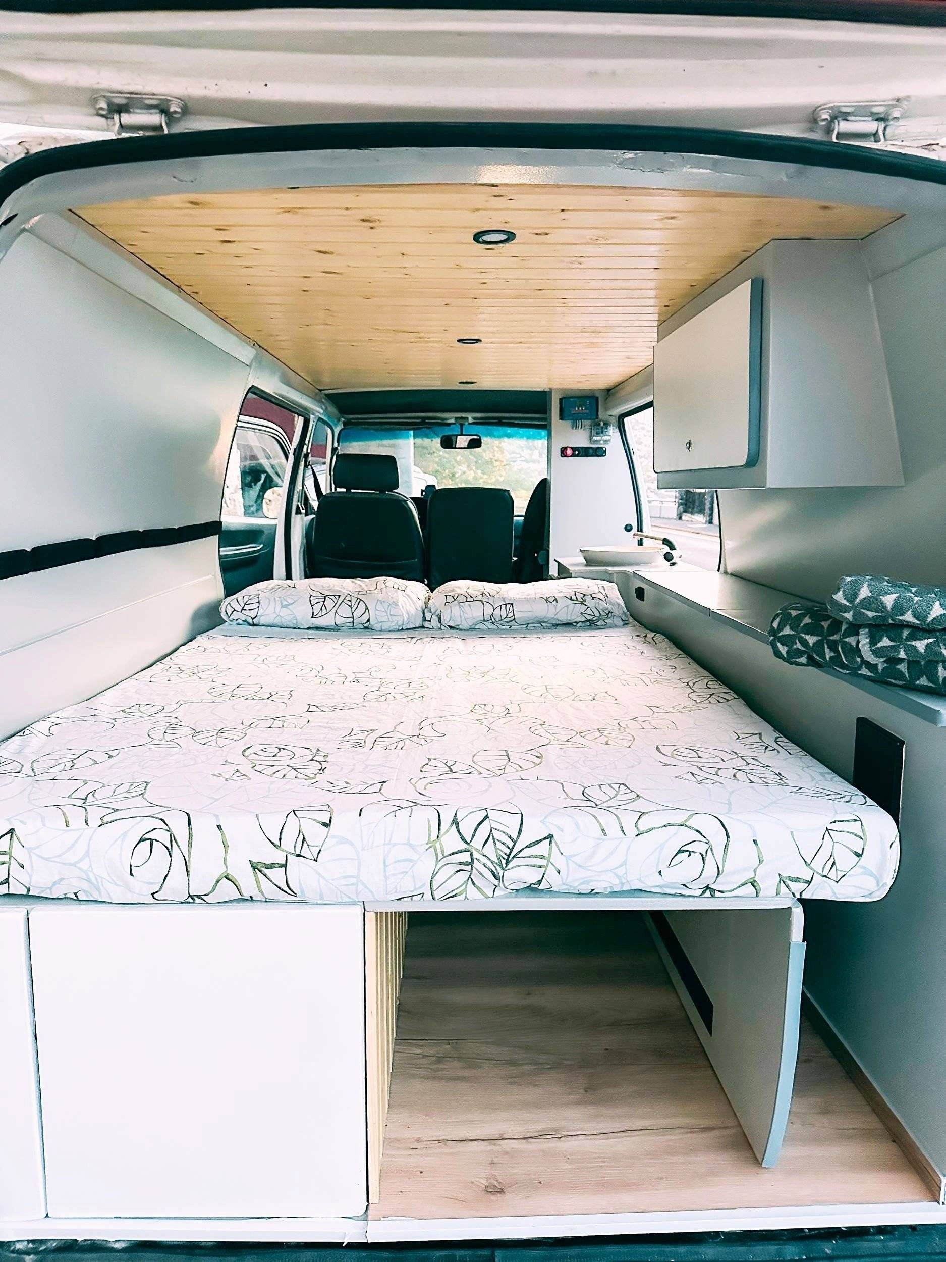Berth Toyota Hiace - Yescapa