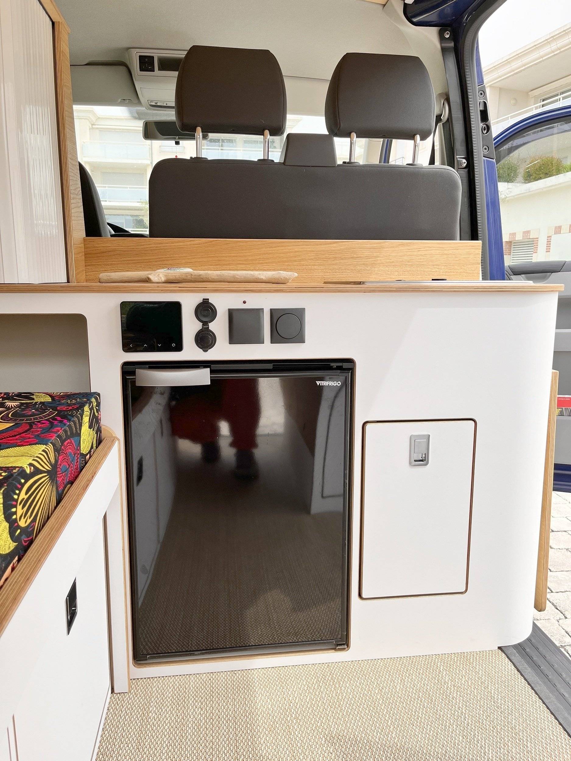 Banana Van Volkswagen Transporter T5