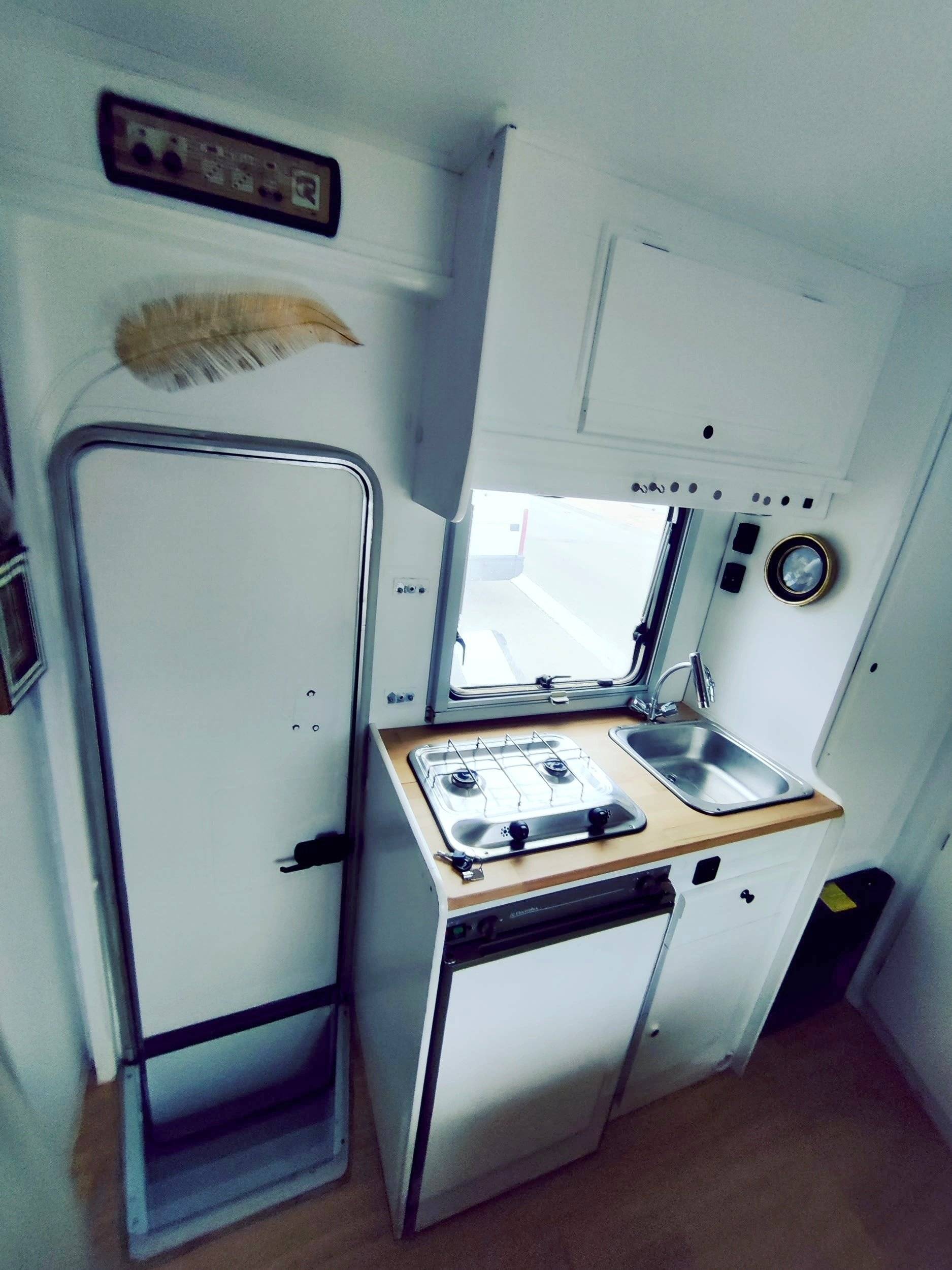 Coin cuisine Ford 2.5 TD - Yescapa