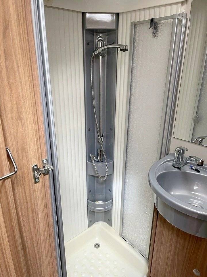 Carado / Capron 2,3 l 130 ch.