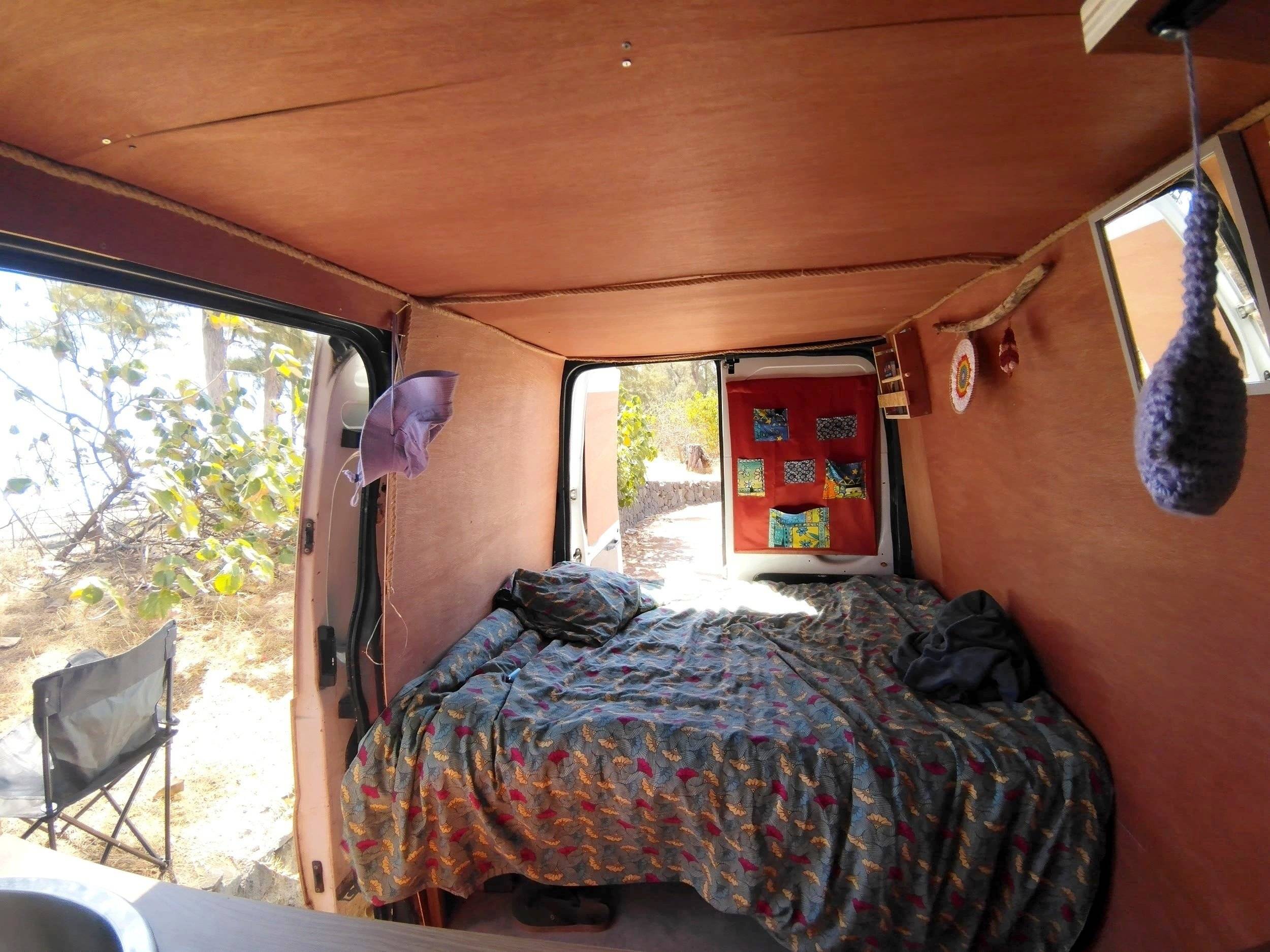 Berth Ford Transit - Yescapa