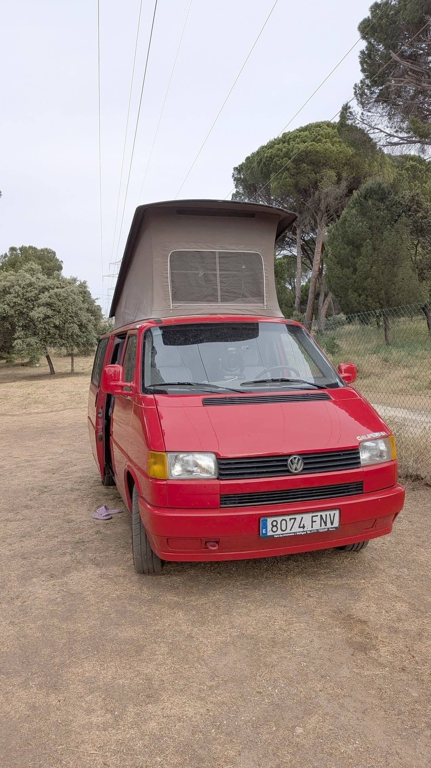 Vista del vehículo ángulo delantero Volkswagen VOLKSWAGEN CALIFORNIA - Yescapa