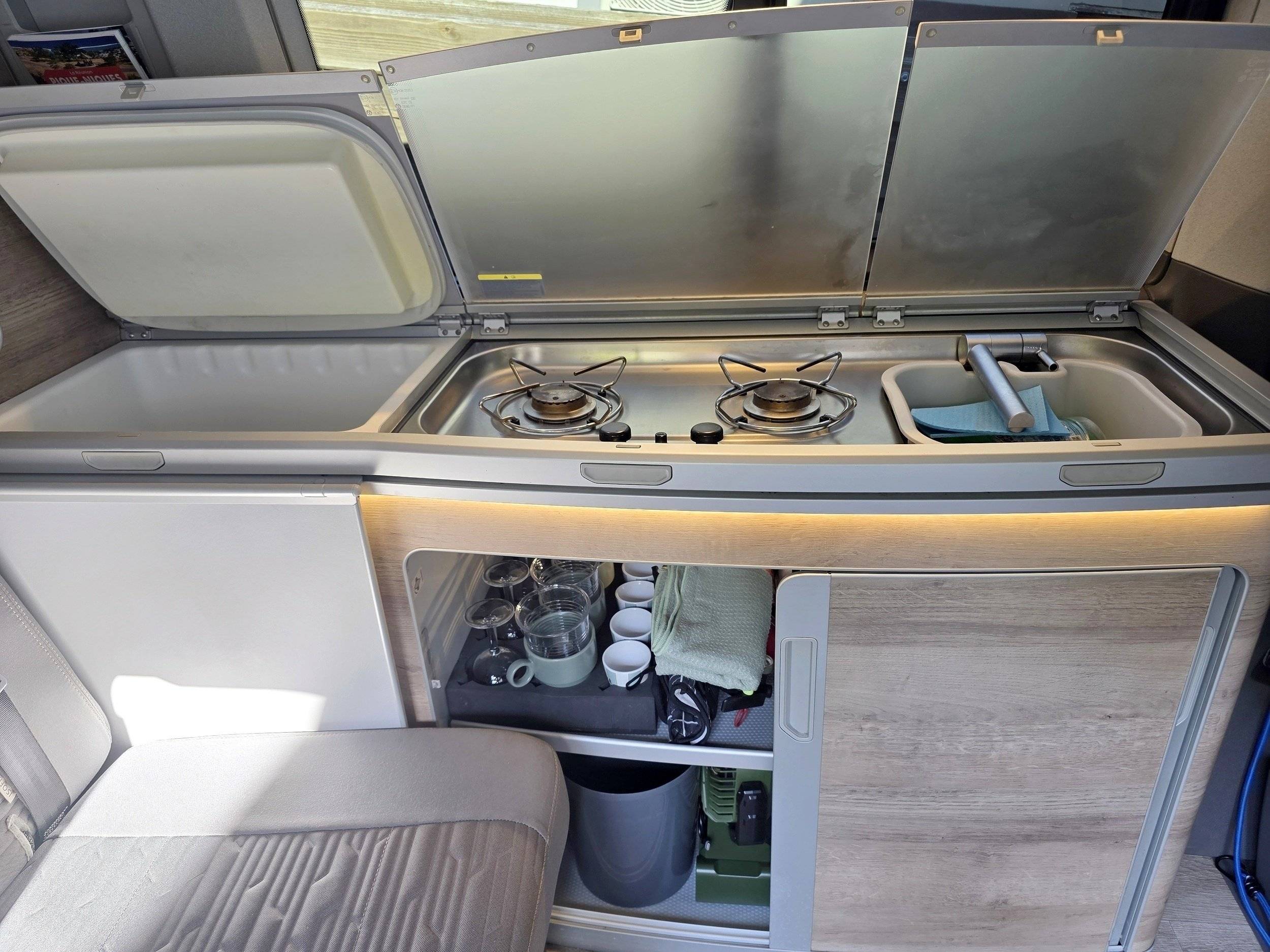 Kochnische Volkswagen T6 California Coast - Yescapa
