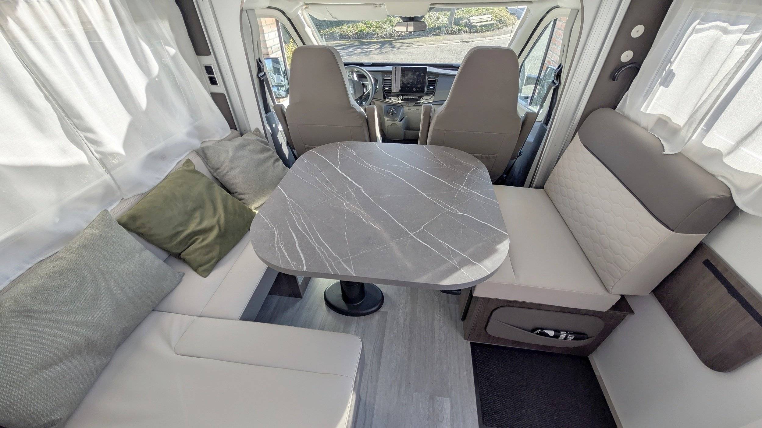 Coin repas Ford - Yescapa