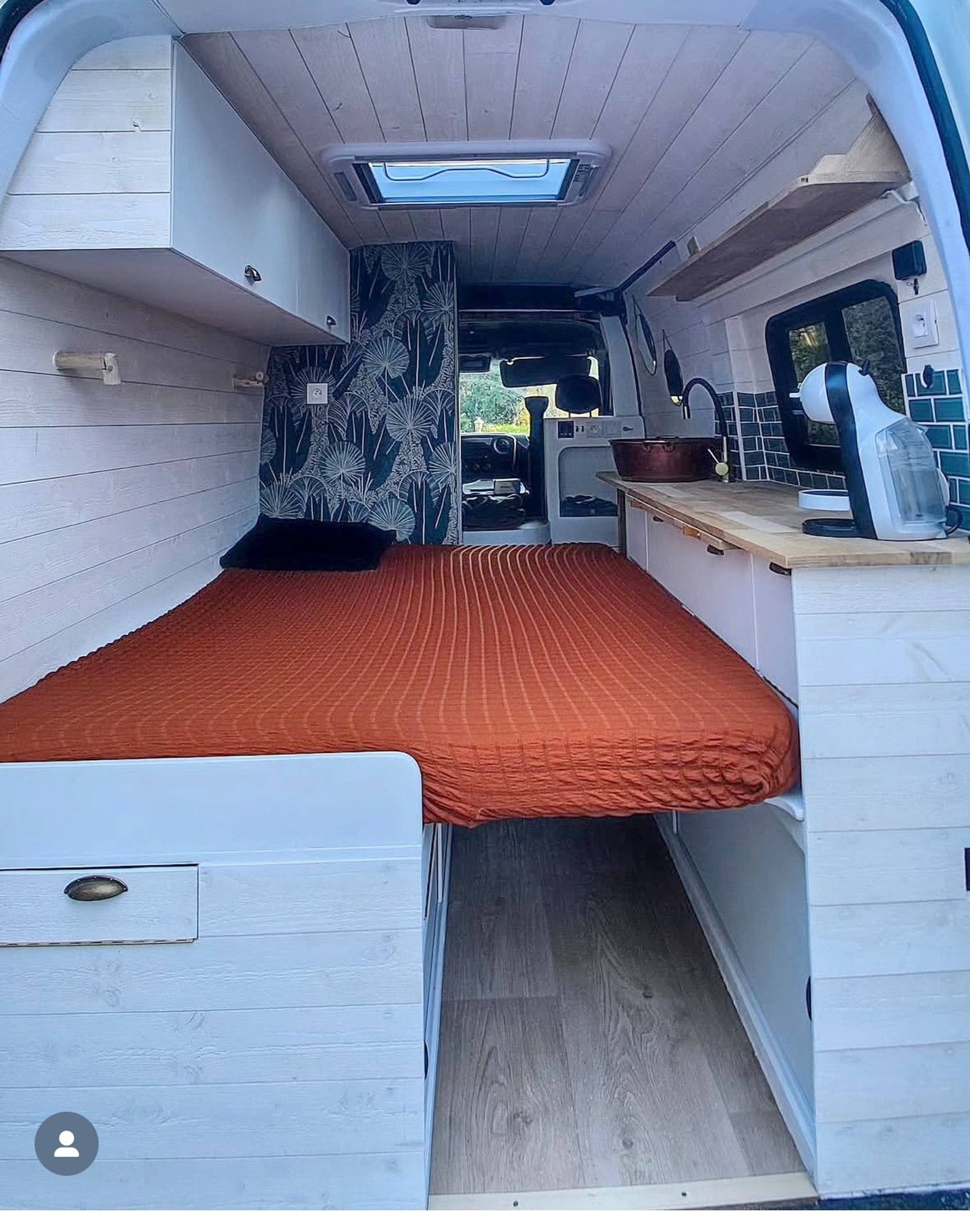 Couchages Renault Master 2,5 l dCi 100 ch. - Yescapa