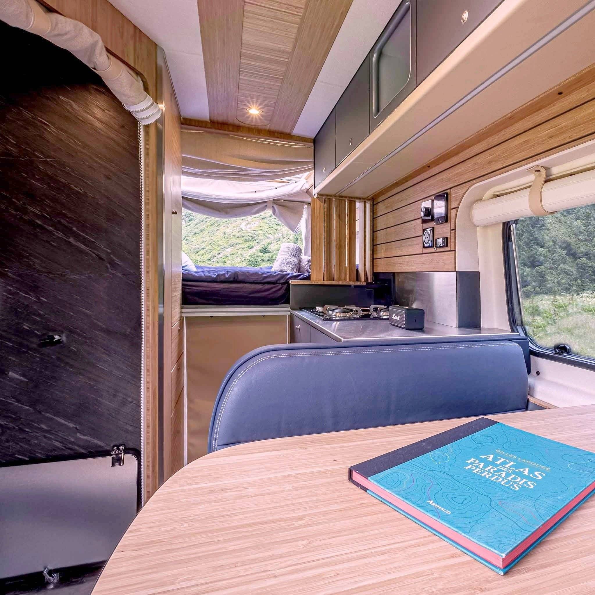 Dinette Fiat Ducato 3,0 l 180 ch - Yescapa