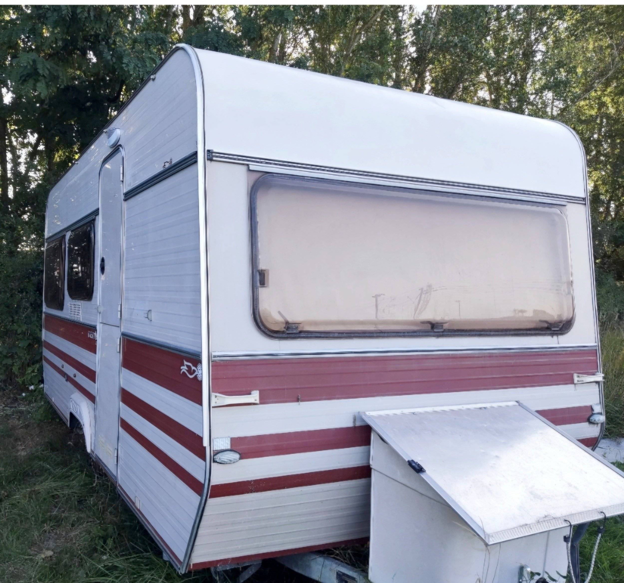 Vista frontale a ¾ messager - Yescapa