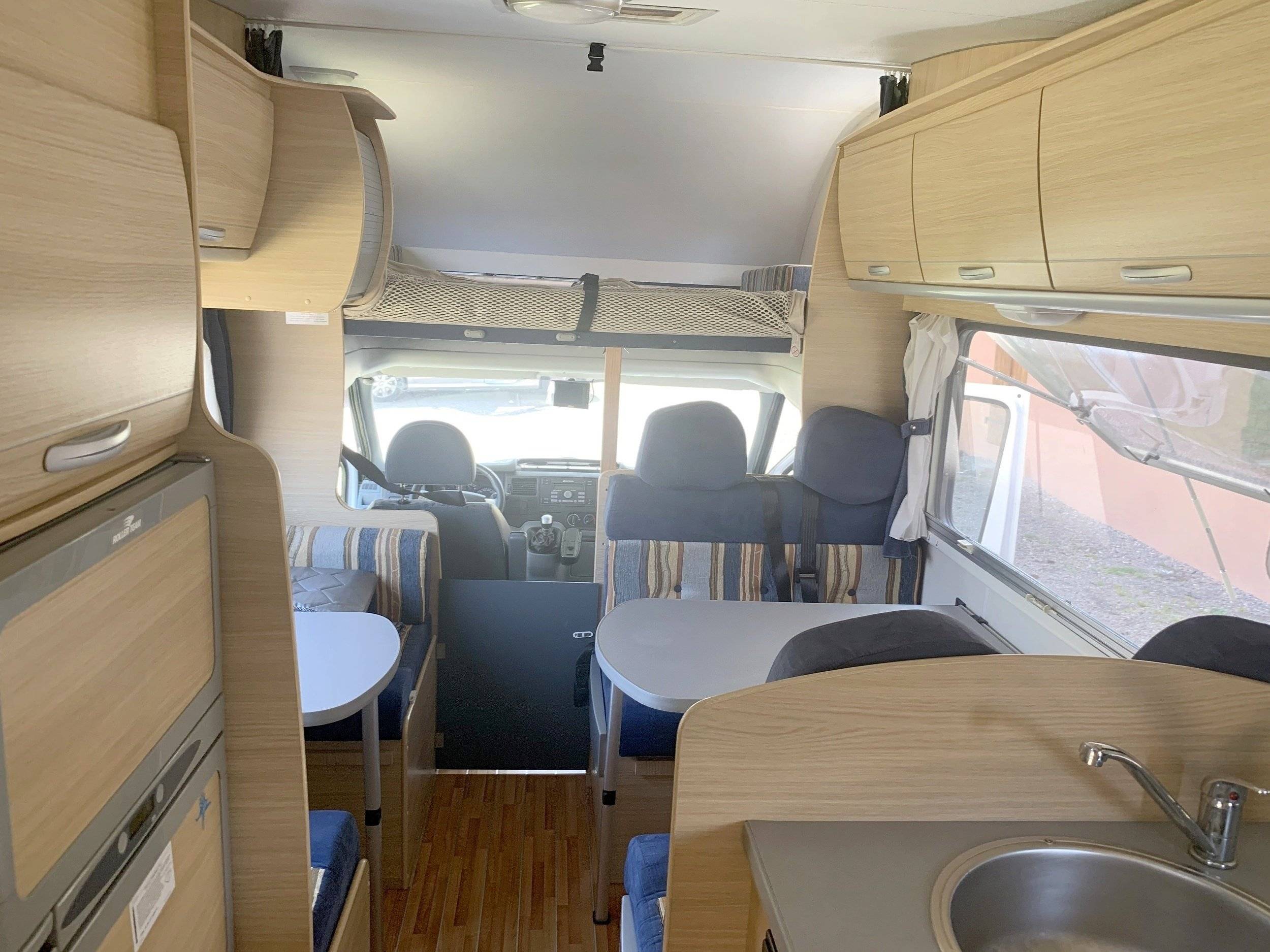 Dinette Ford Transit 2,0 l 170 ch - Yescapa