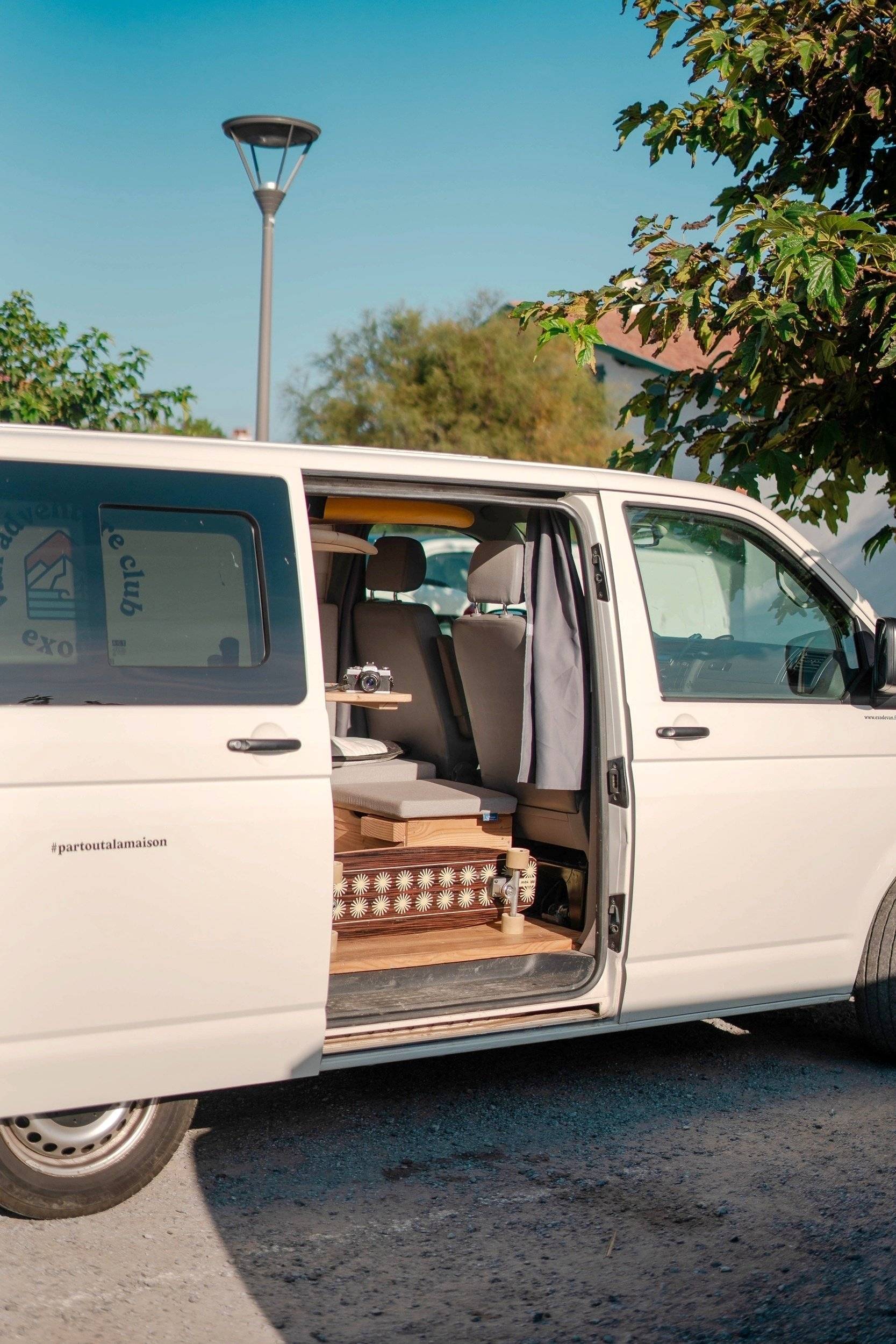 schräge Vorderansicht Volkswagen - Yescapa