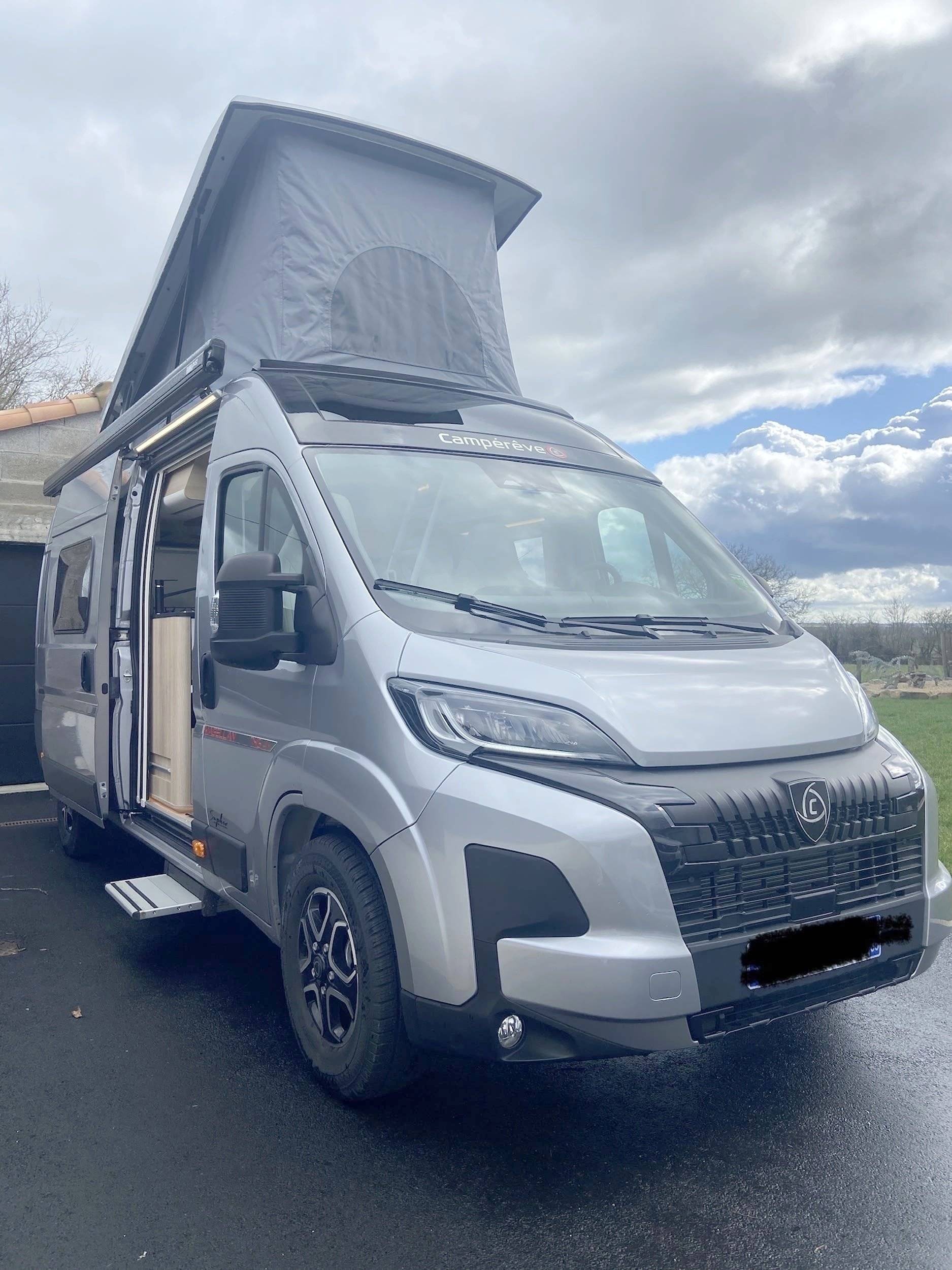 Front view from 3/4  - Yescapa