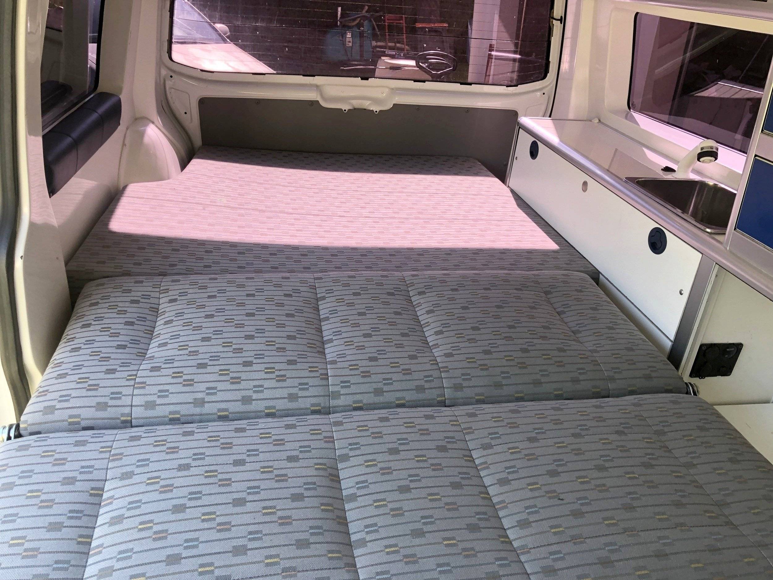 Couchages Volkswagen Transporter 2,0 l 140 ch - Yescapa