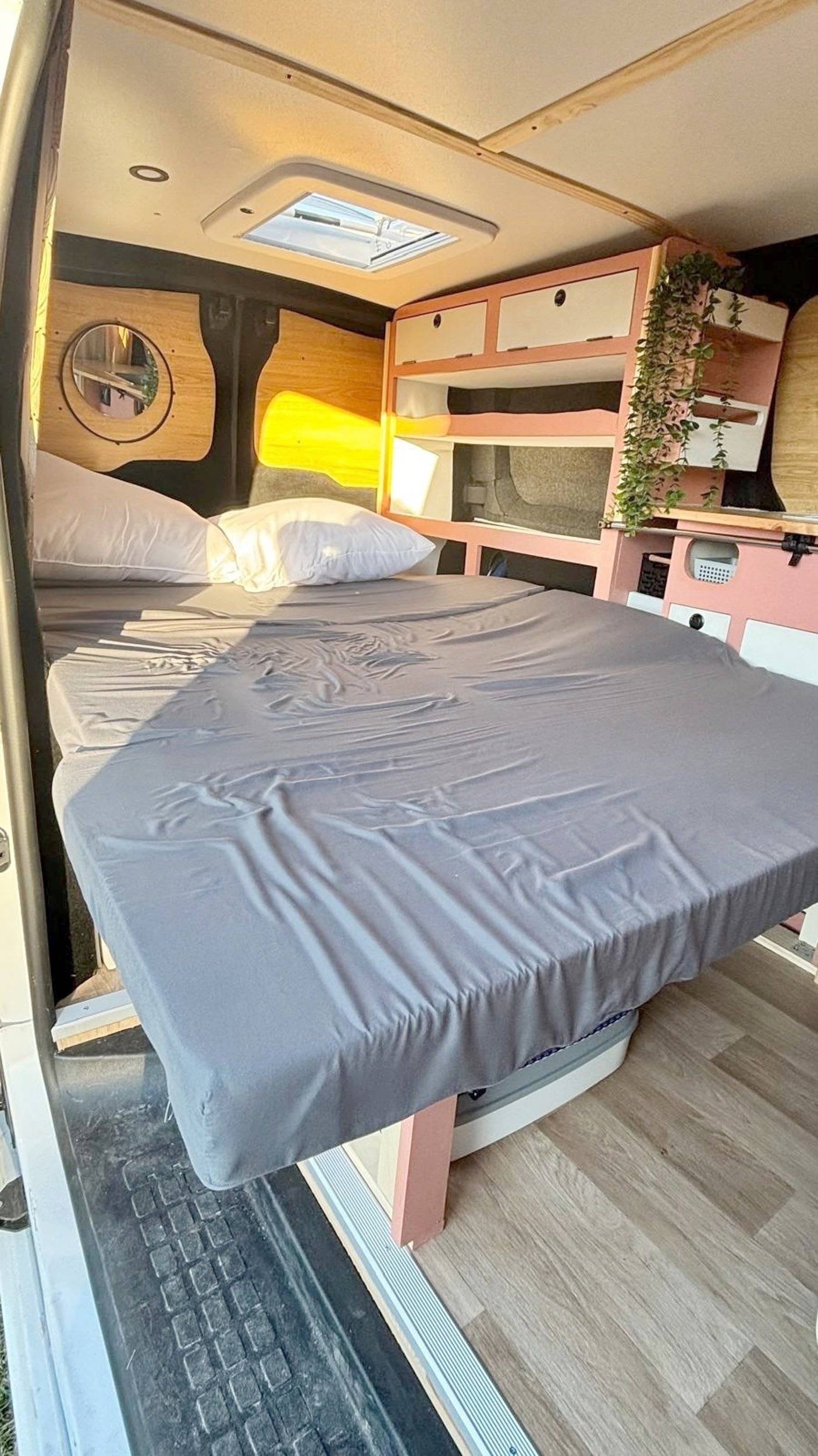 Plazas en cama Citroën Jumpy 2,2 l 120 ch - Yescapa