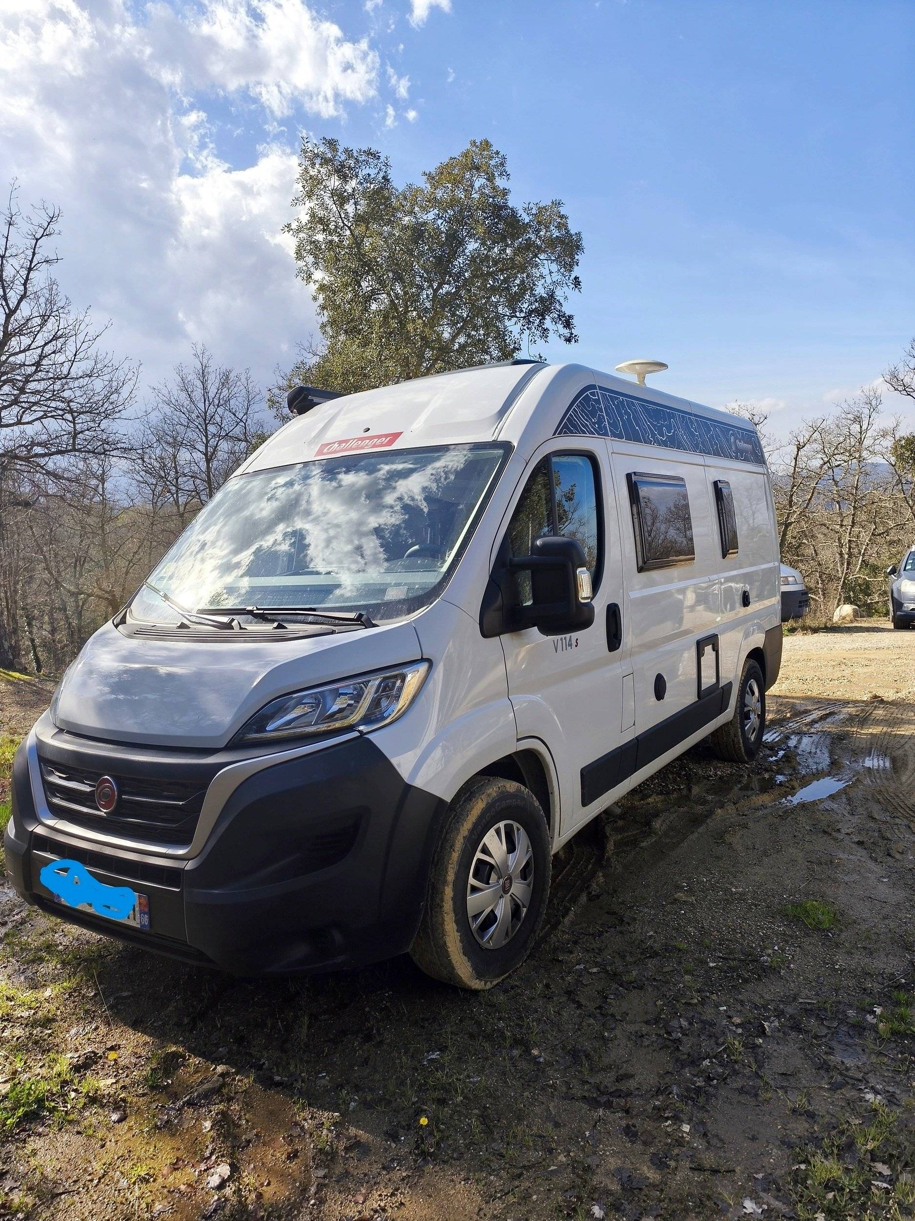 schräge Vorderansicht Fiat Ducato - Yescapa