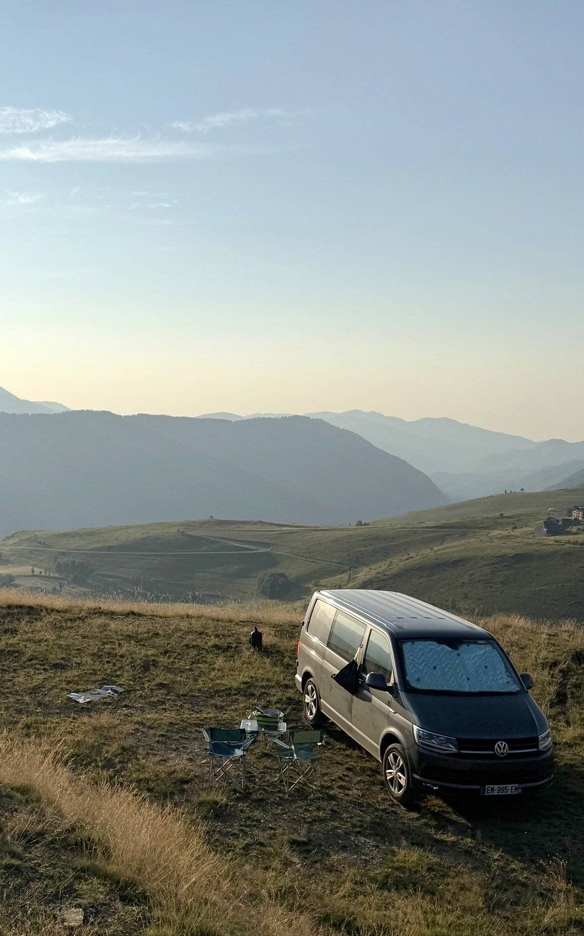 Vista del vehículo ángulo delantero Volkswagen 150 cv diesel - Yescapa