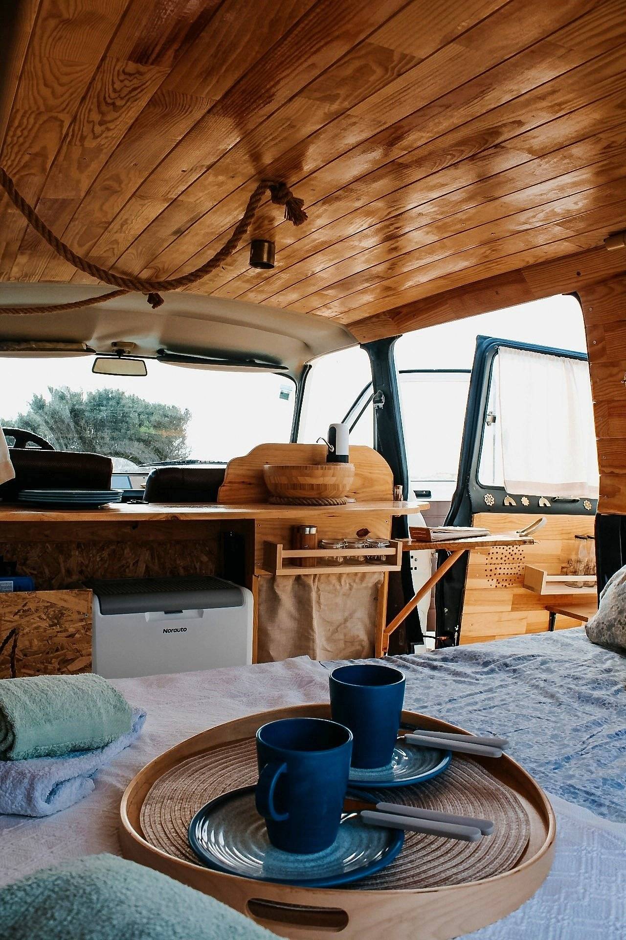 Car Caravane Ford transit