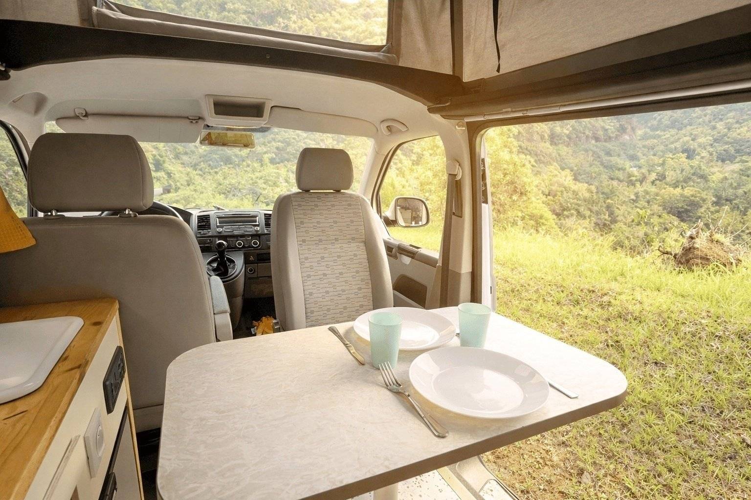 Dining Area Volkswagen 2,0 l 140 ch - Yescapa