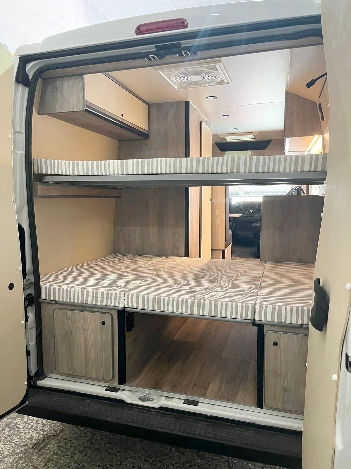 Custo Van Wildcampers