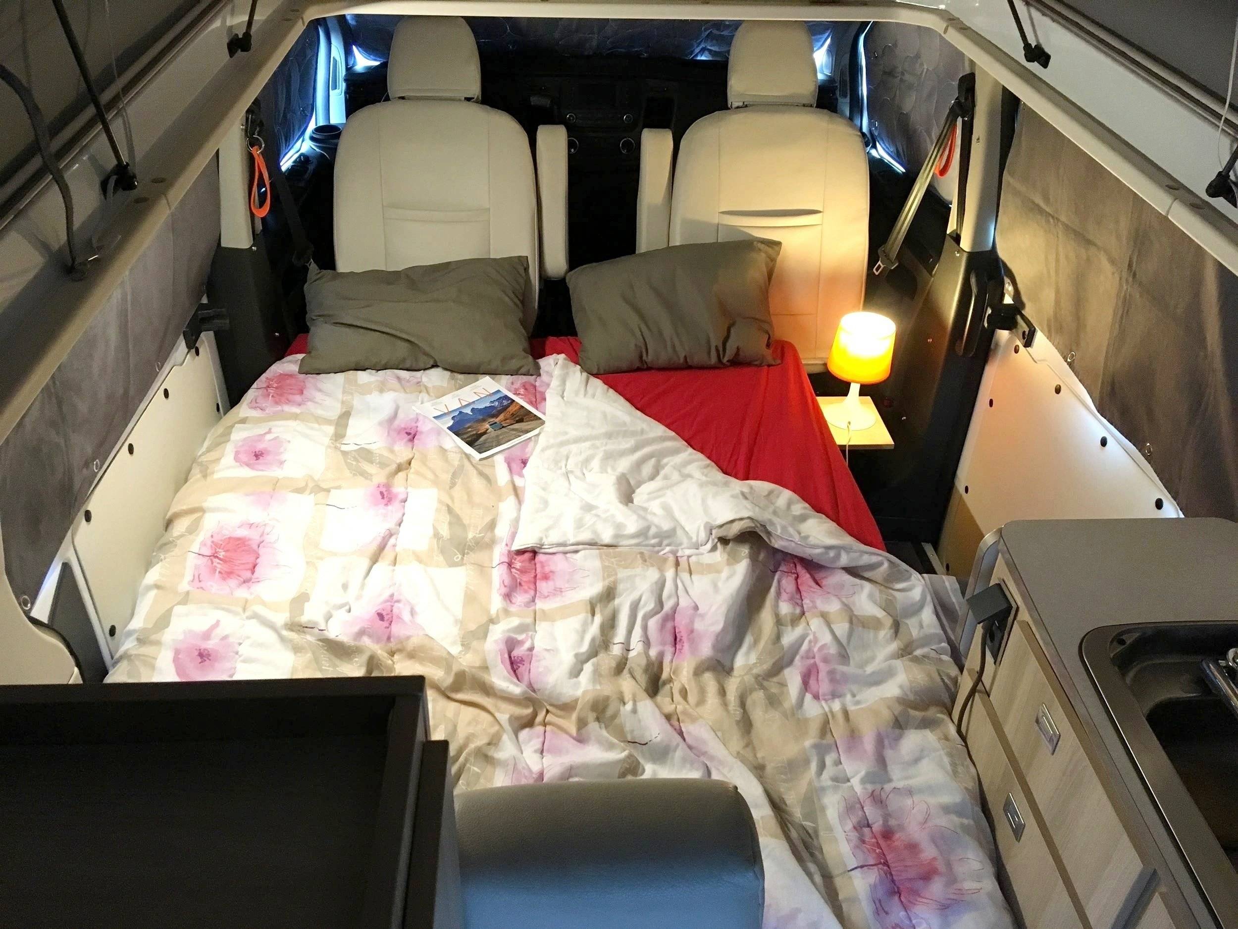 Couchages Ford Custom 170 ch - Yescapa