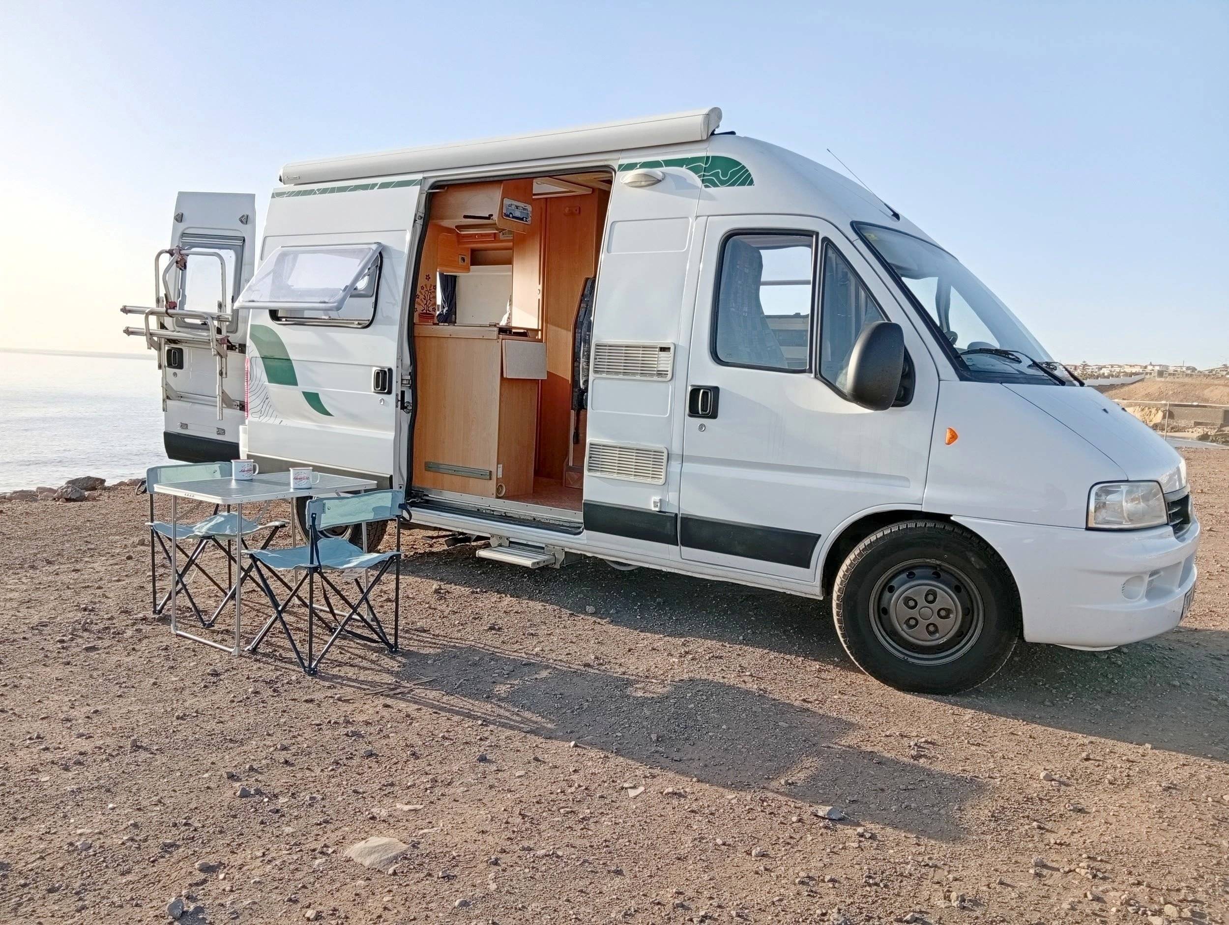 Wohnmobile & Campervans in Fuerteventura mieten ab 40 /Tag - Yescapa