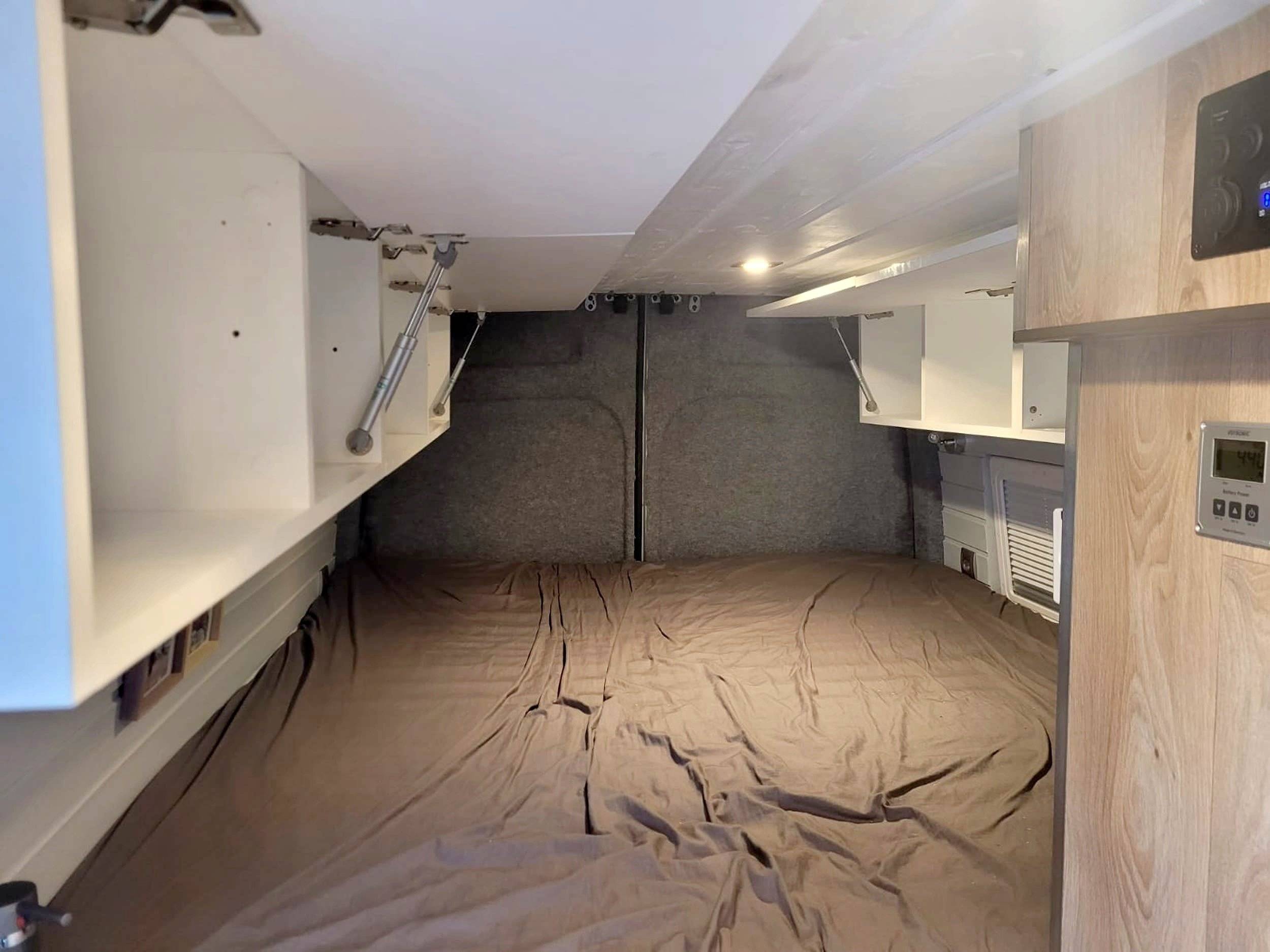 Couchages Nissan Interstar - Yescapa