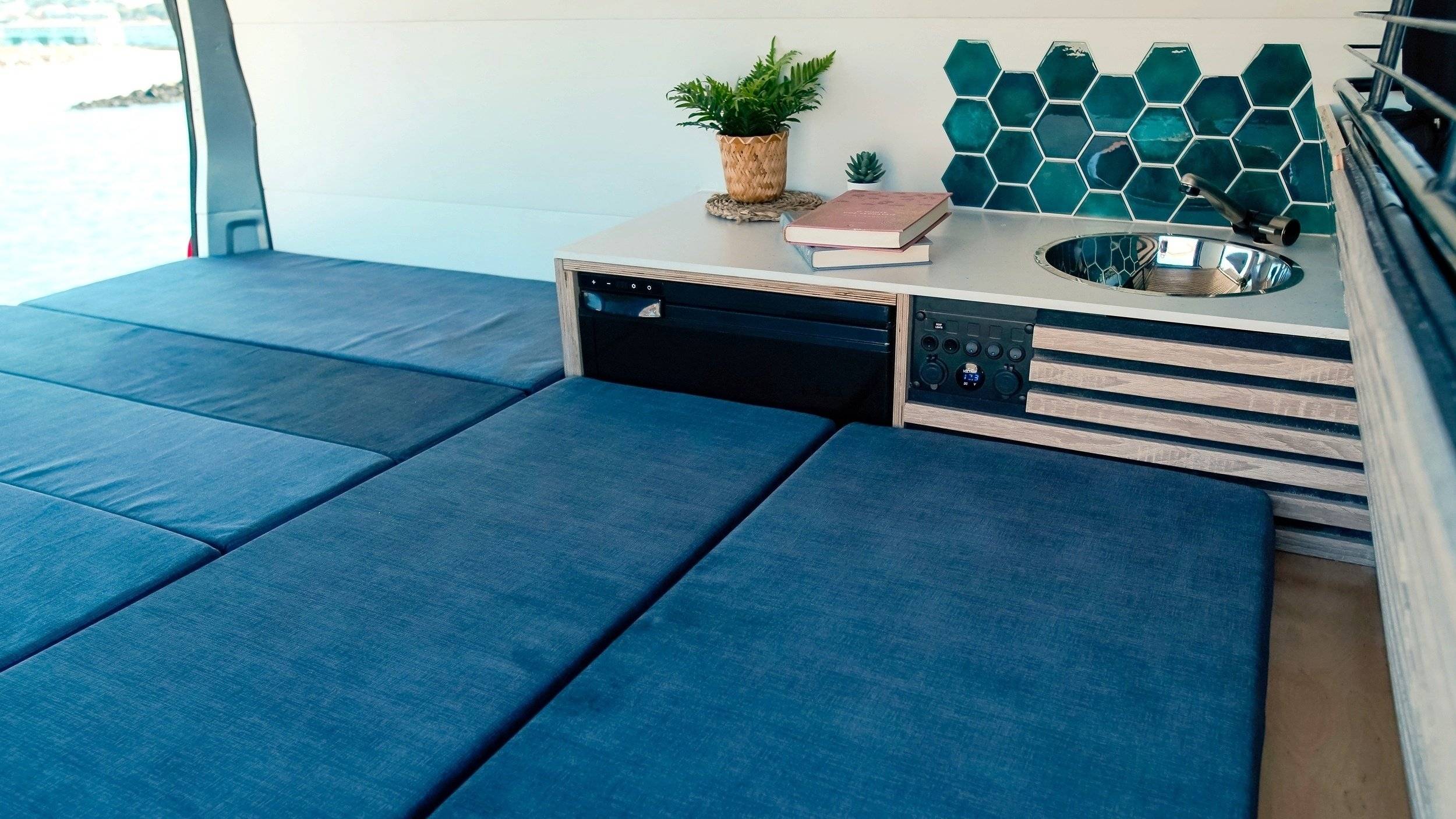 Campervan TOYOTA HIACE