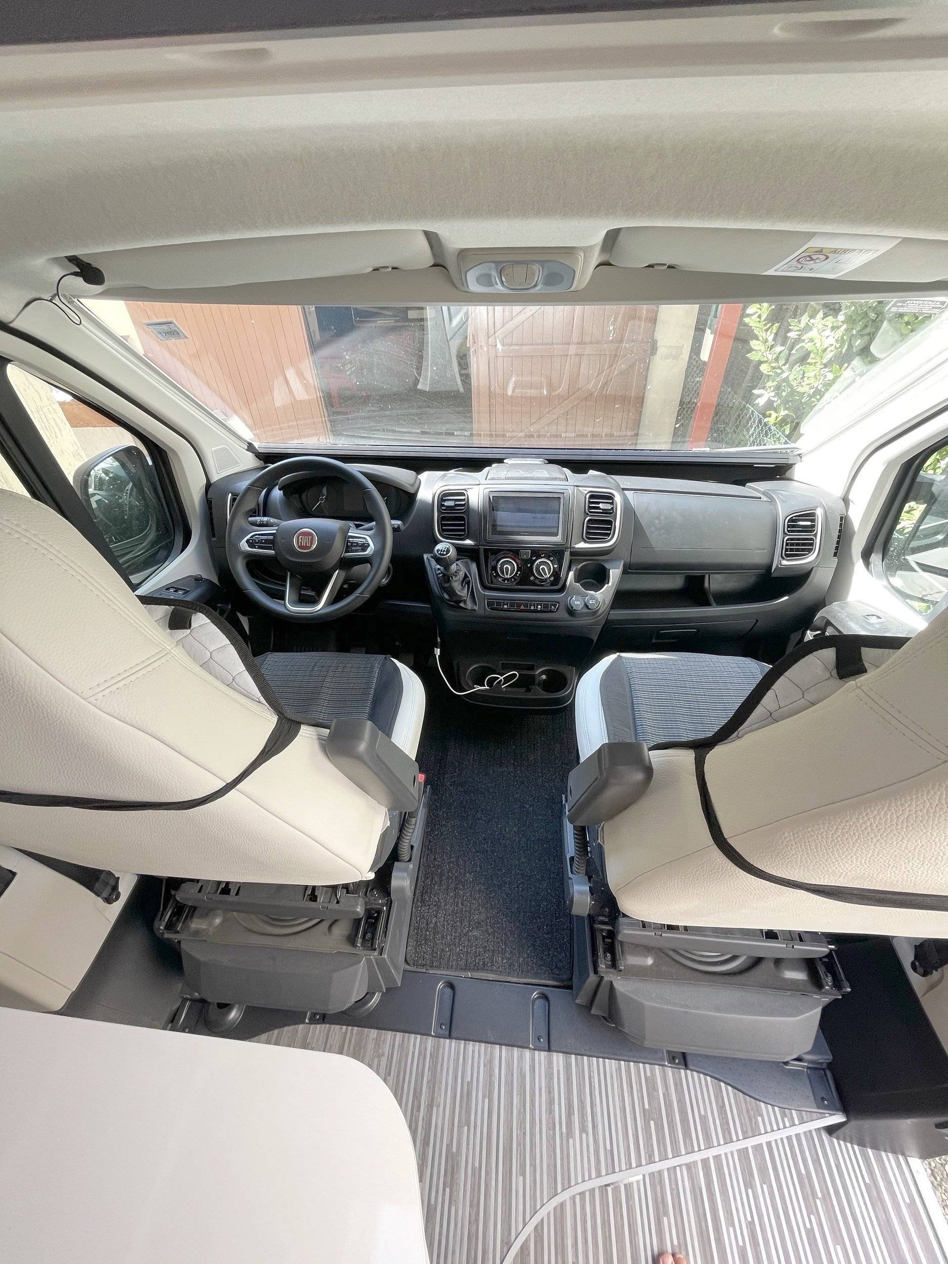 Mclouis Van 3 Menfys